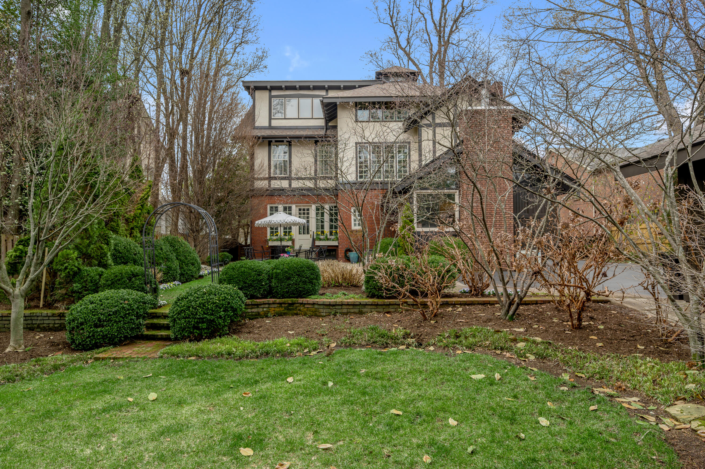 290 South Ashland Avenue