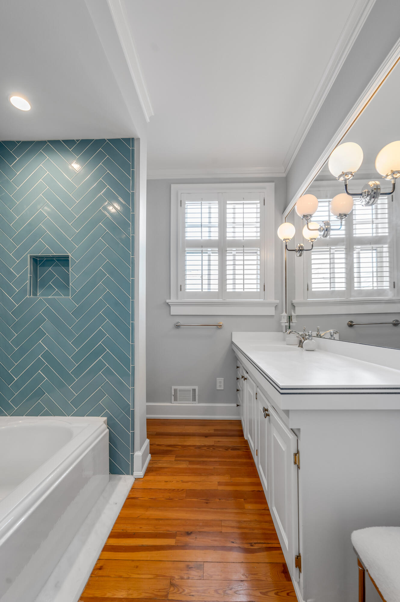 290 South Ashland Avenue