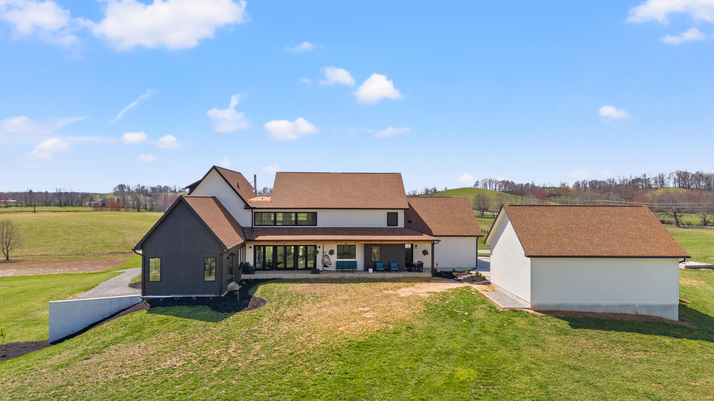 1674 Laurel Road