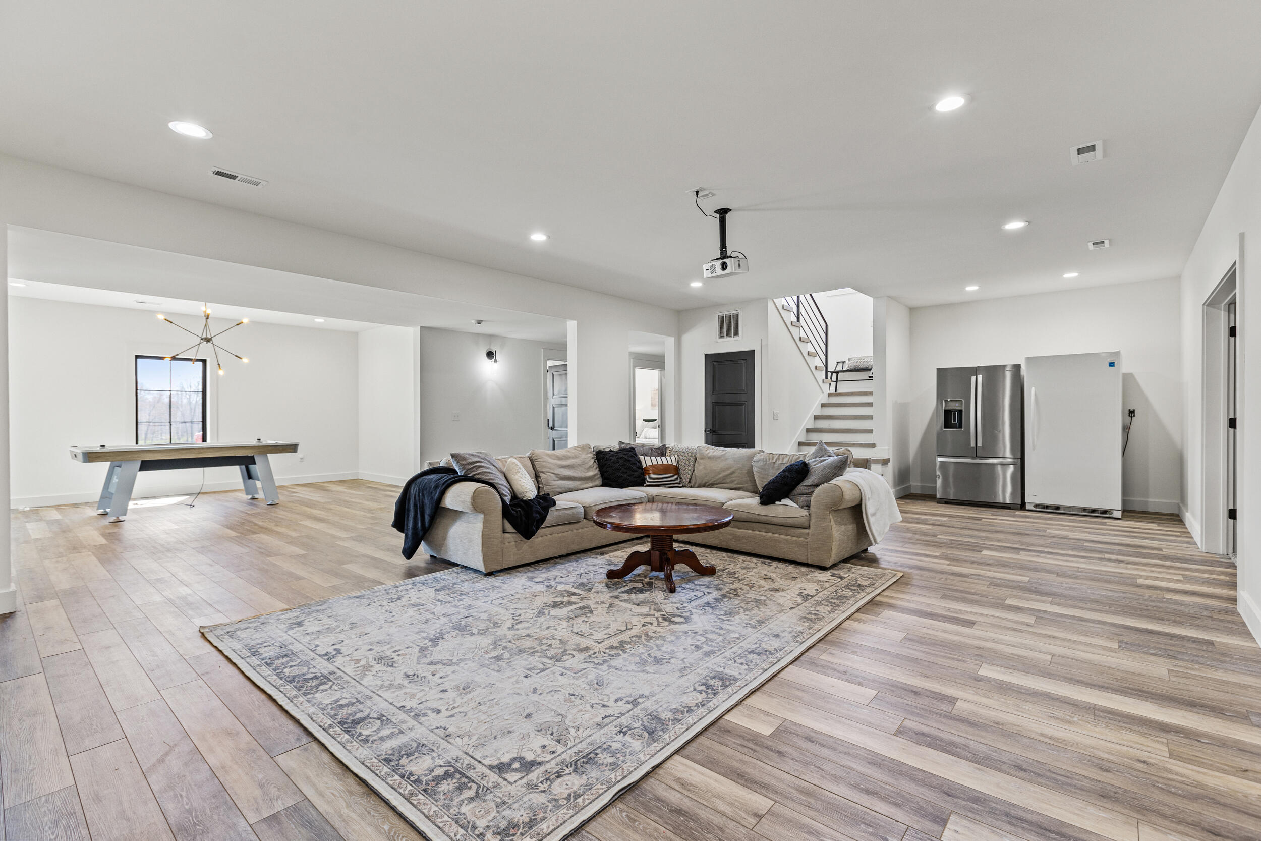 1674 Laurel Road