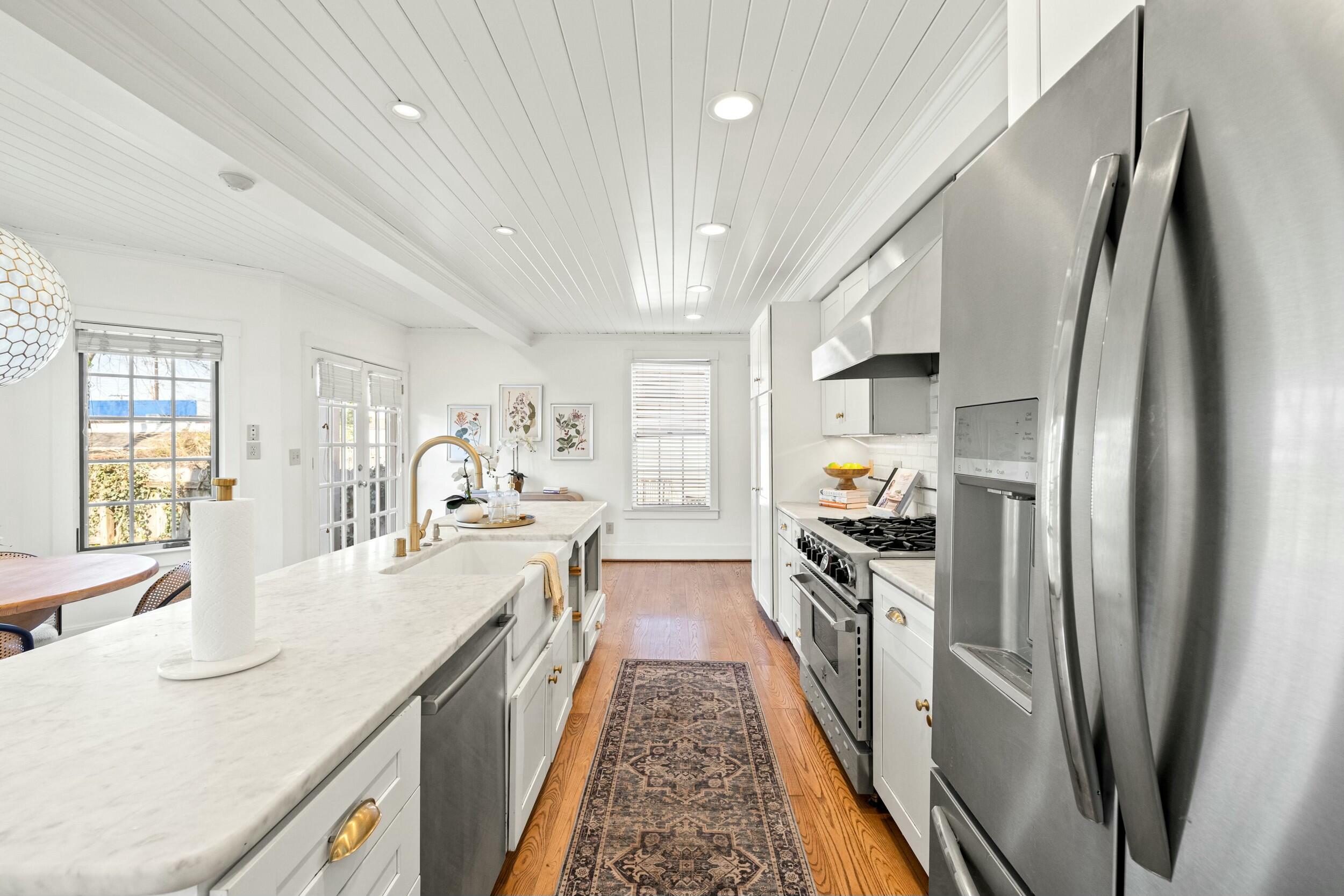 628 West Short Street