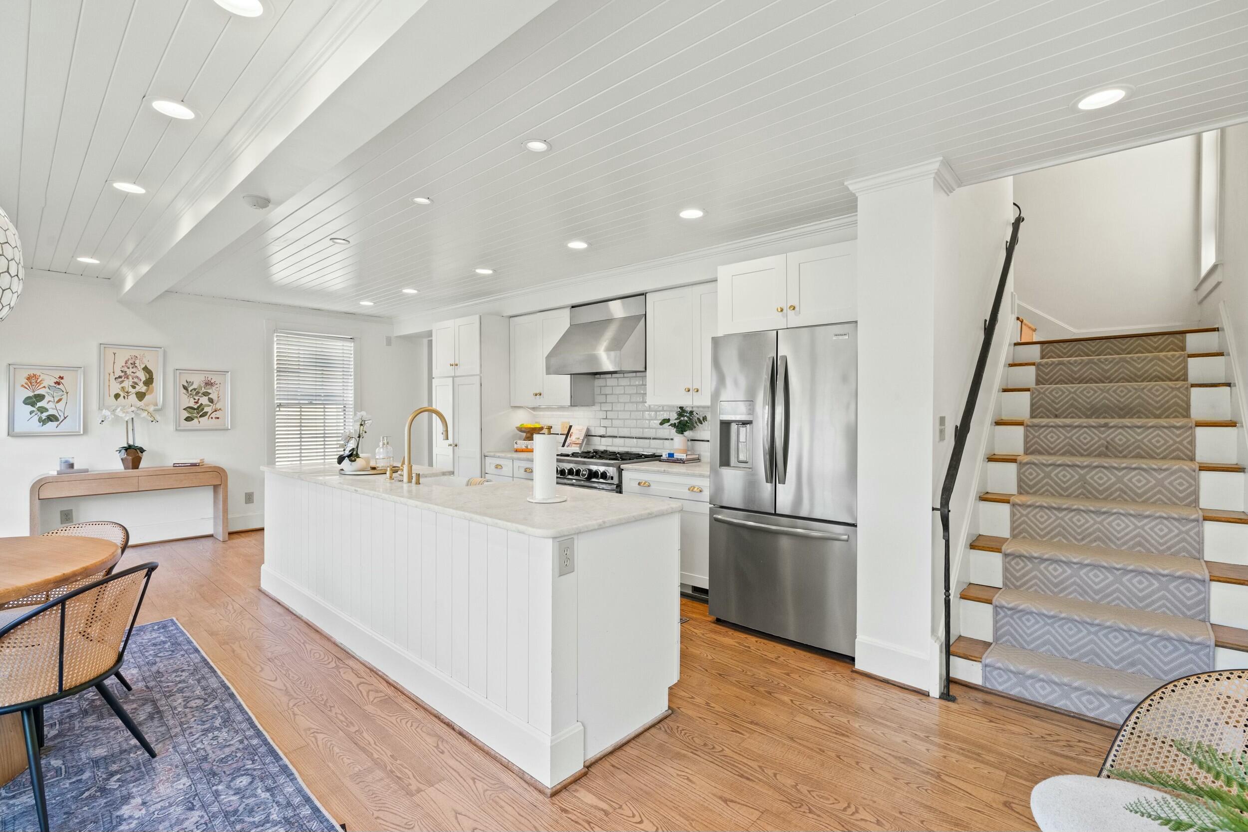 628 West Short Street