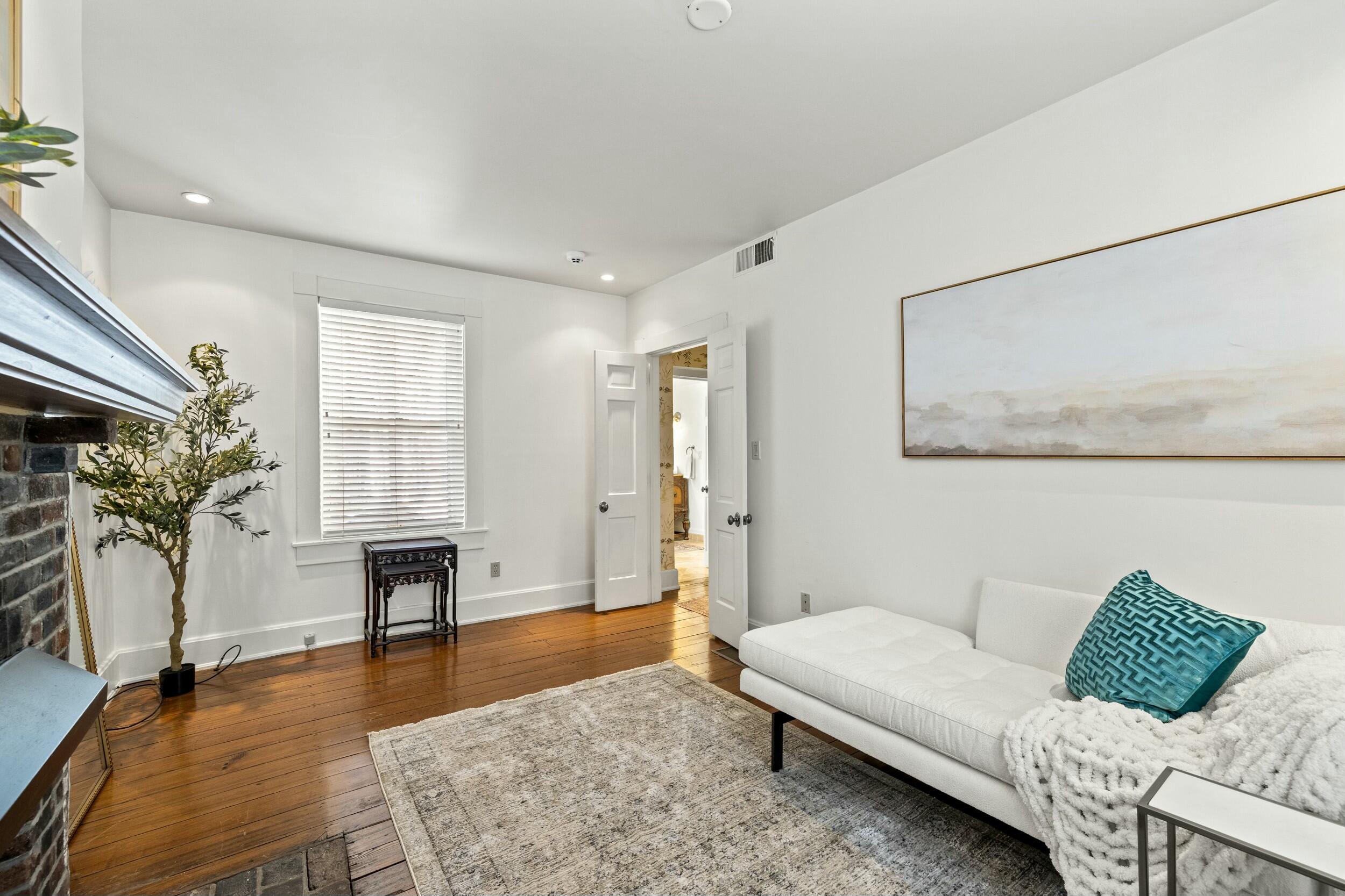 628 West Short Street