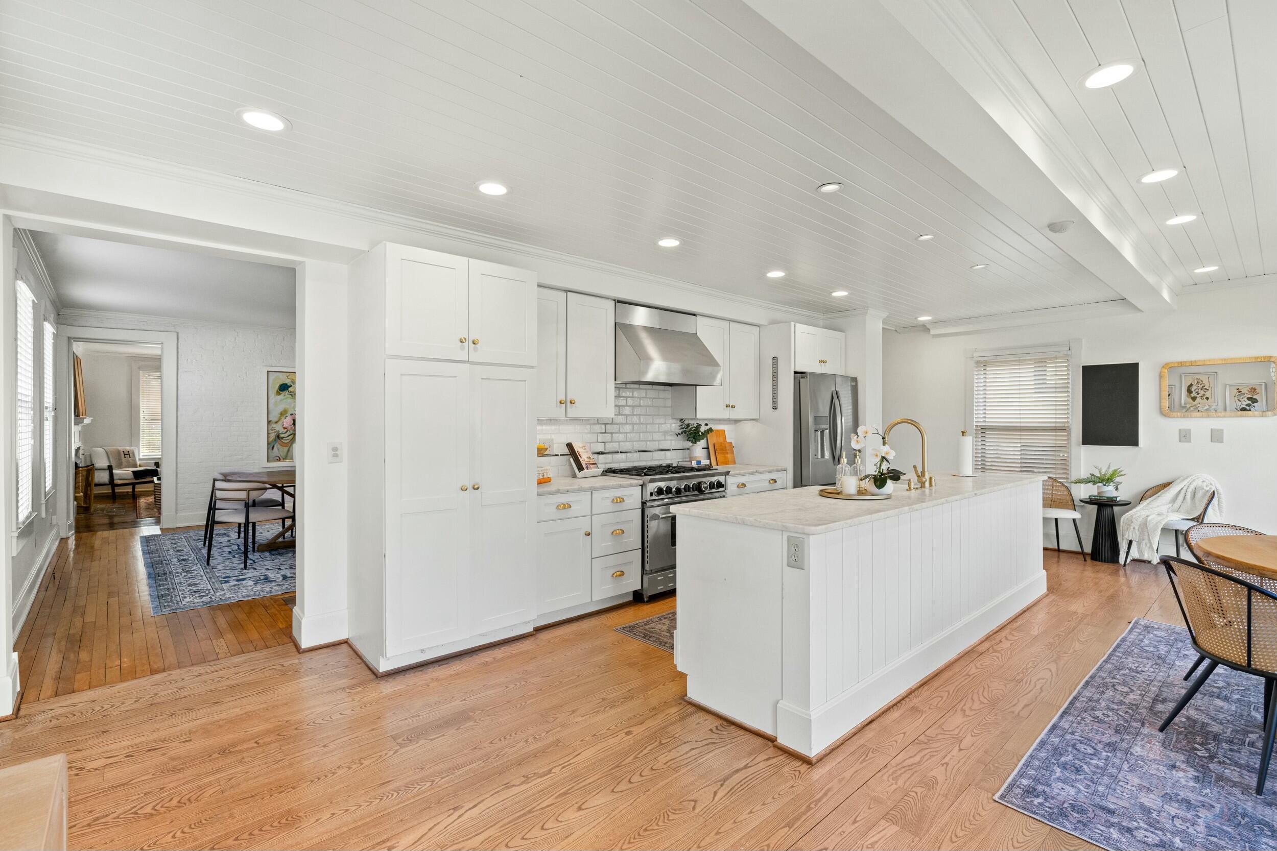 628 West Short Street