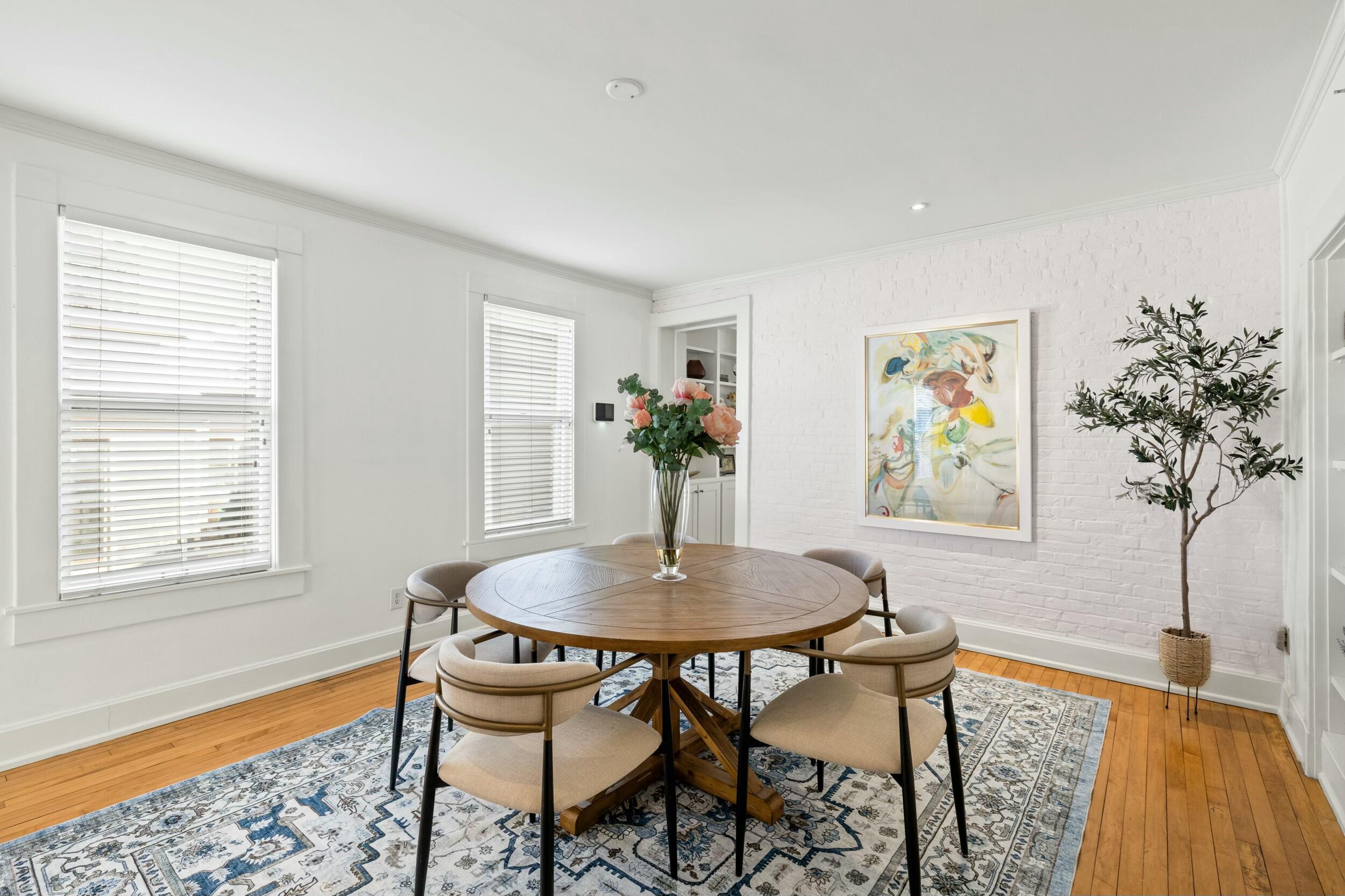 628 West Short Street