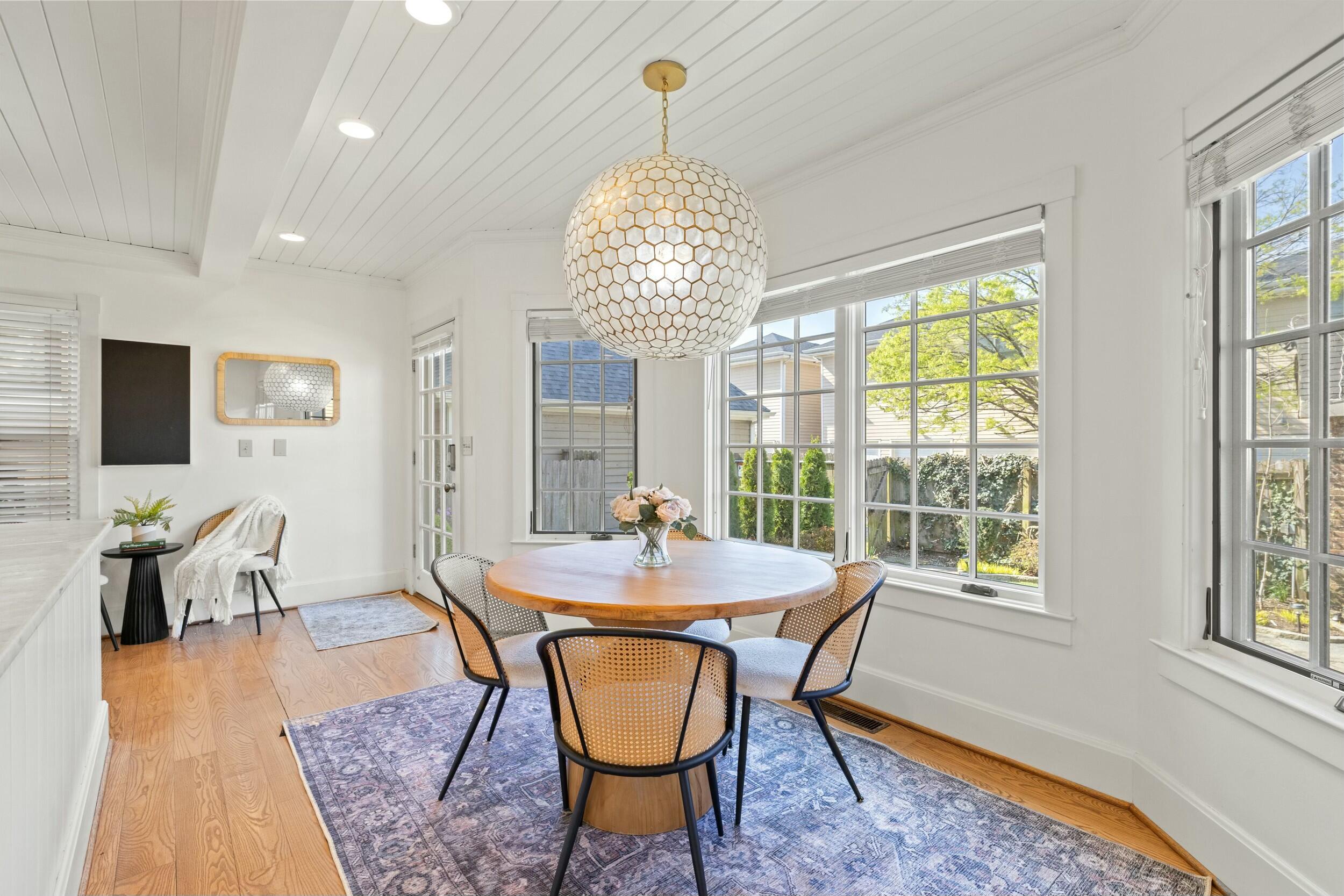 628 West Short Street