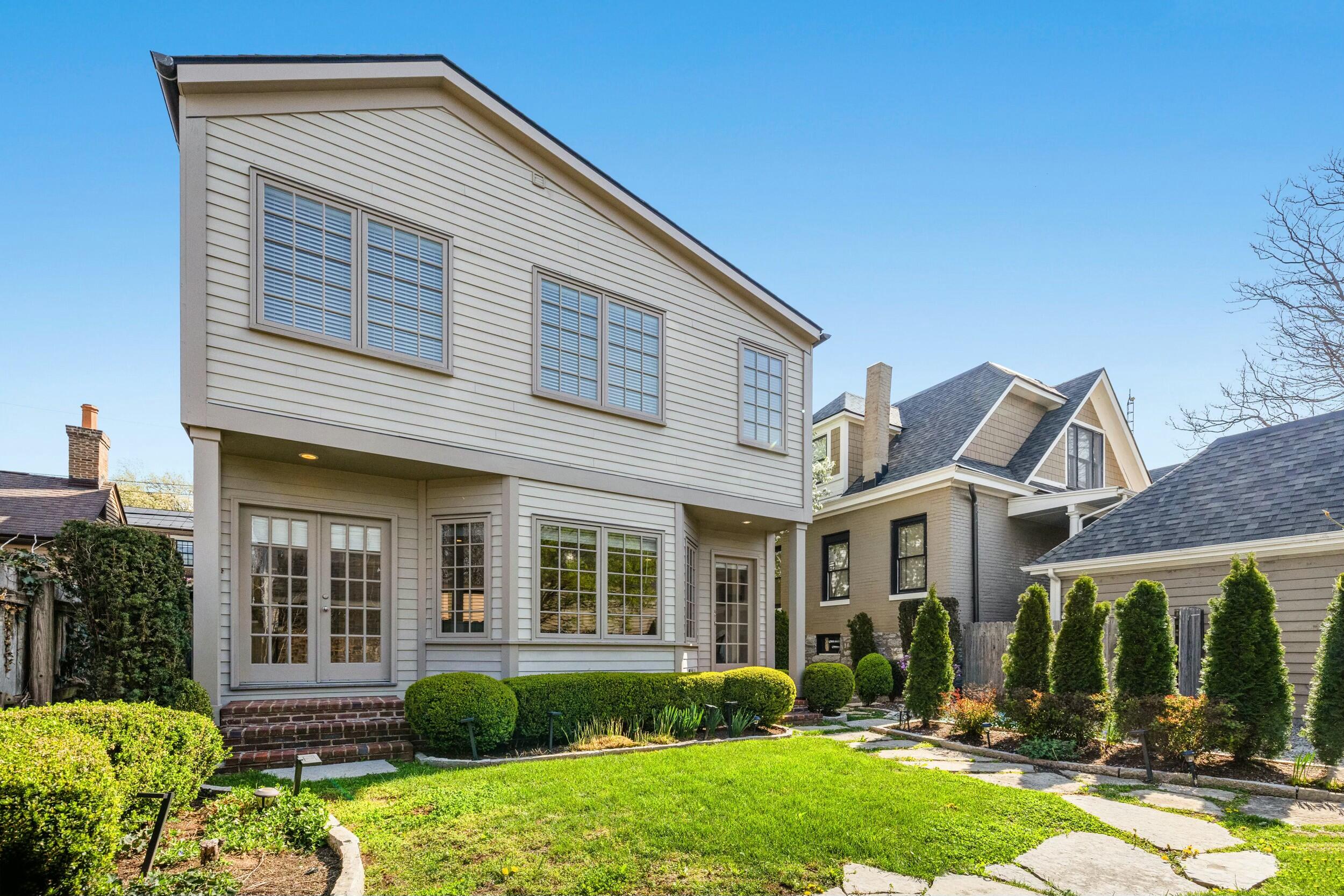 628 West Short Street