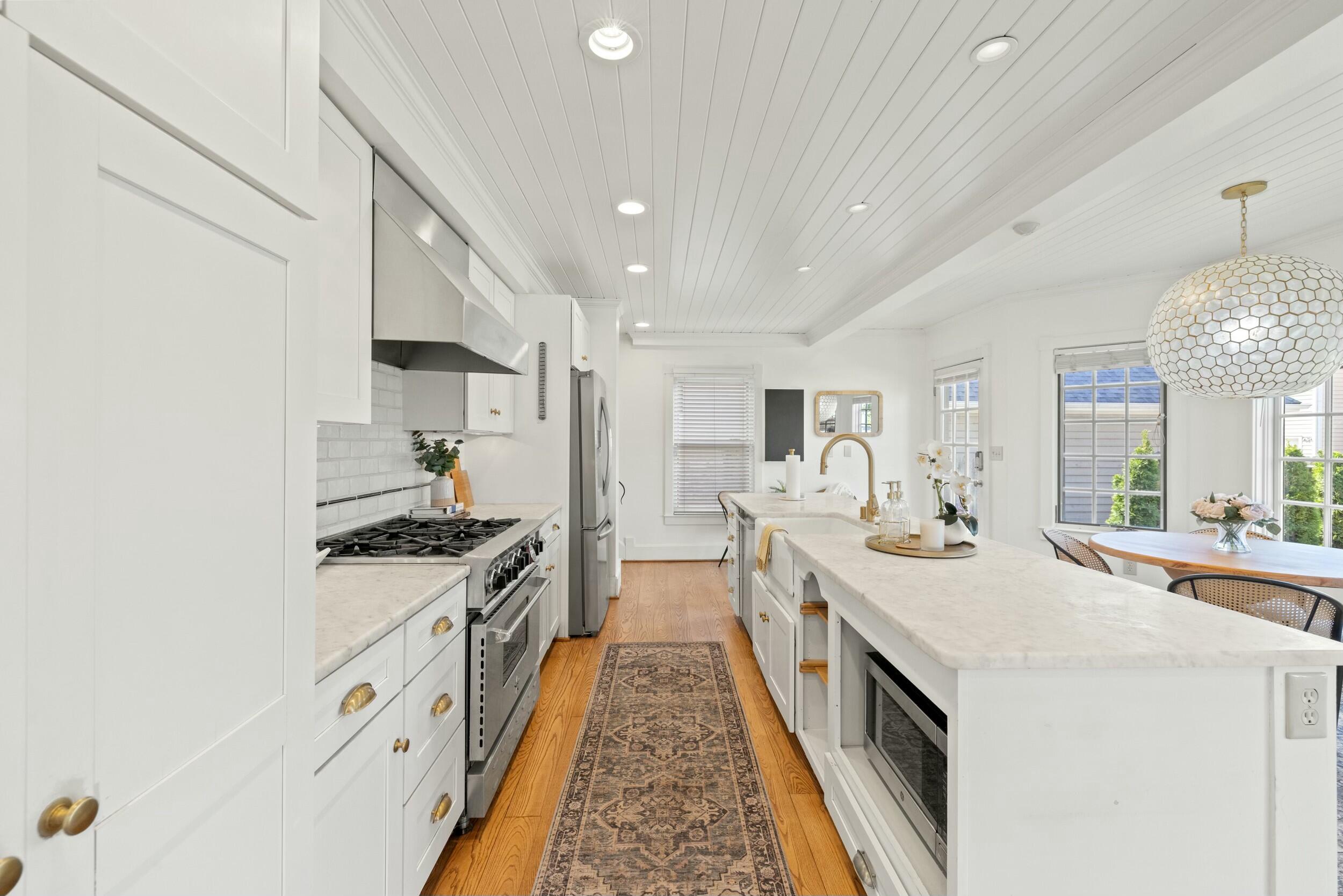 628 West Short Street