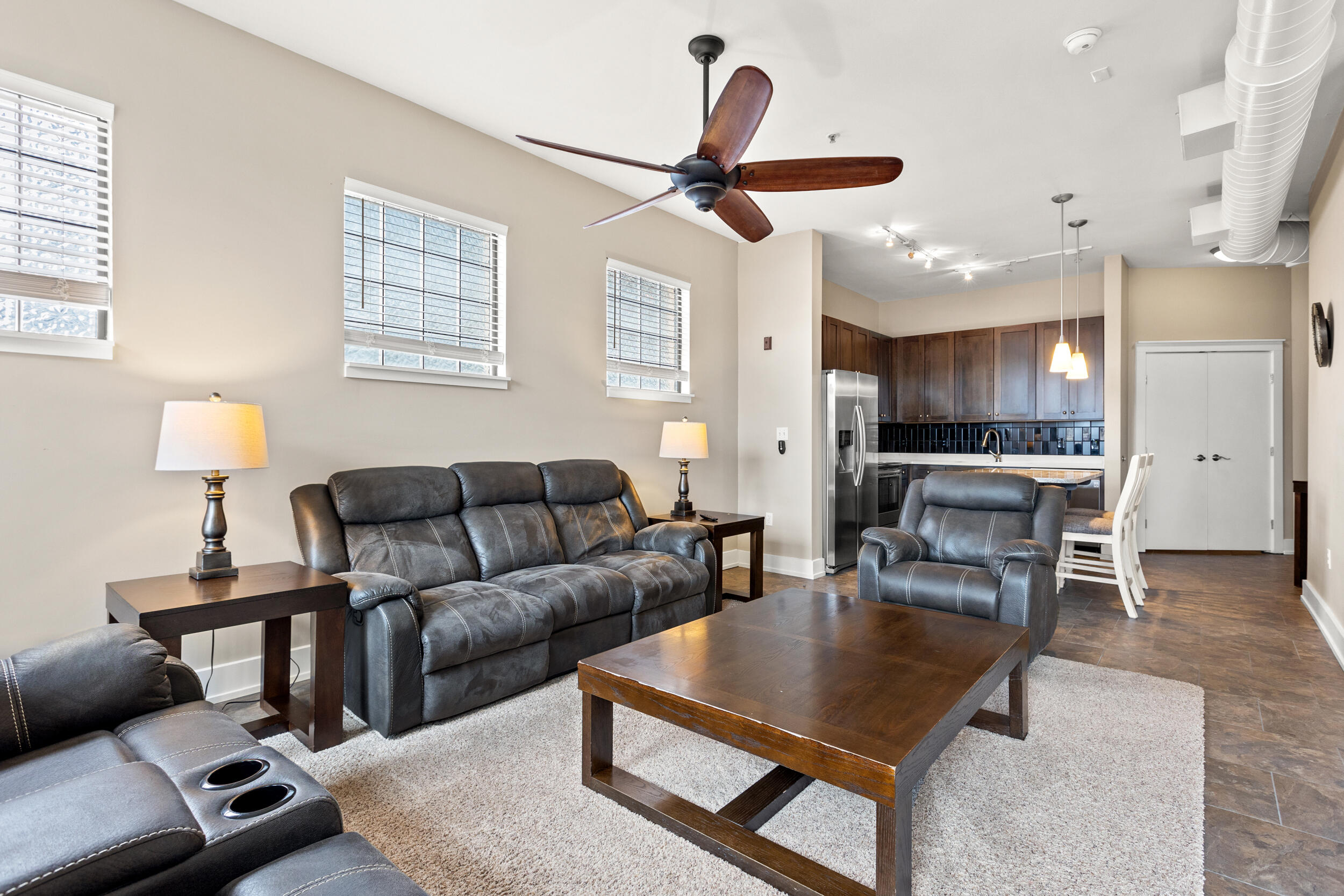 535 South Upper Street, 210