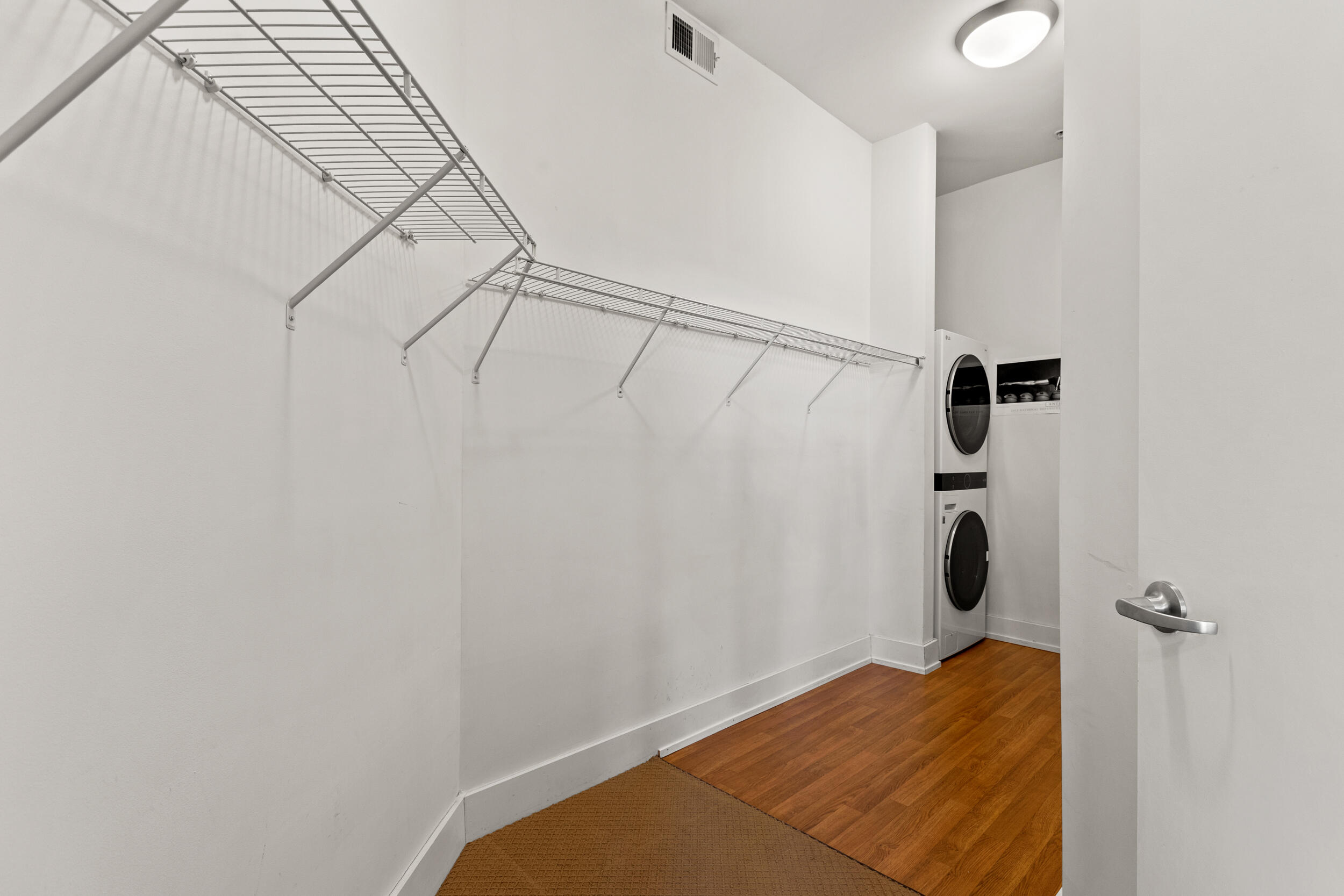 535 South Upper Street, 210