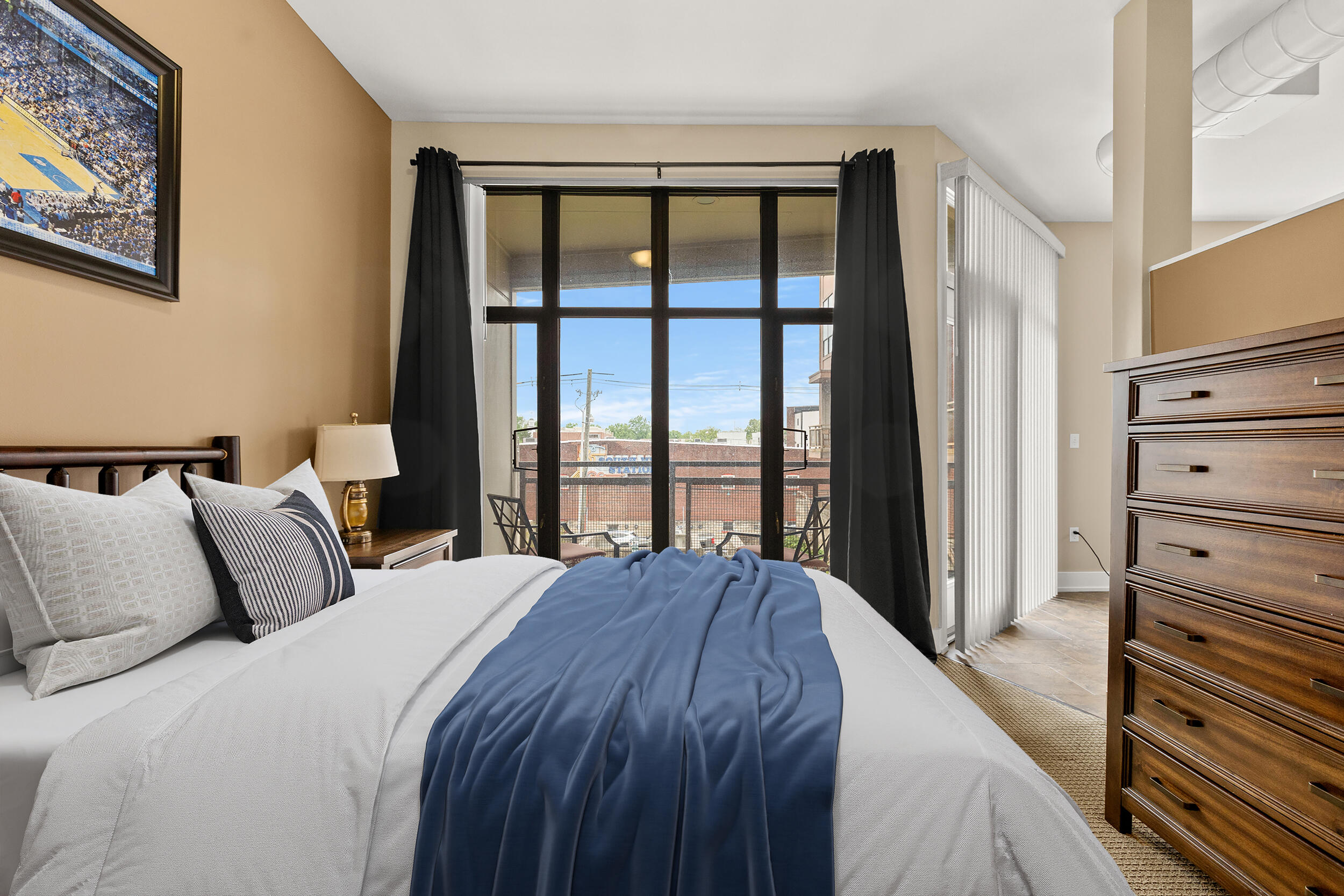 535 South Upper Street, 210