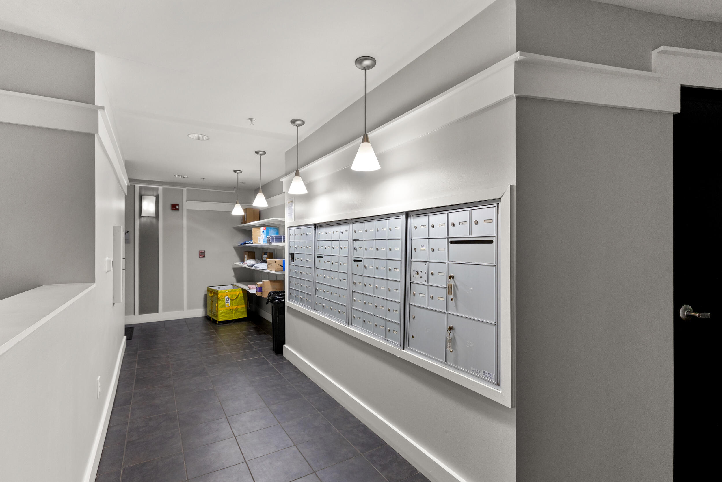 535 South Upper Street, 210