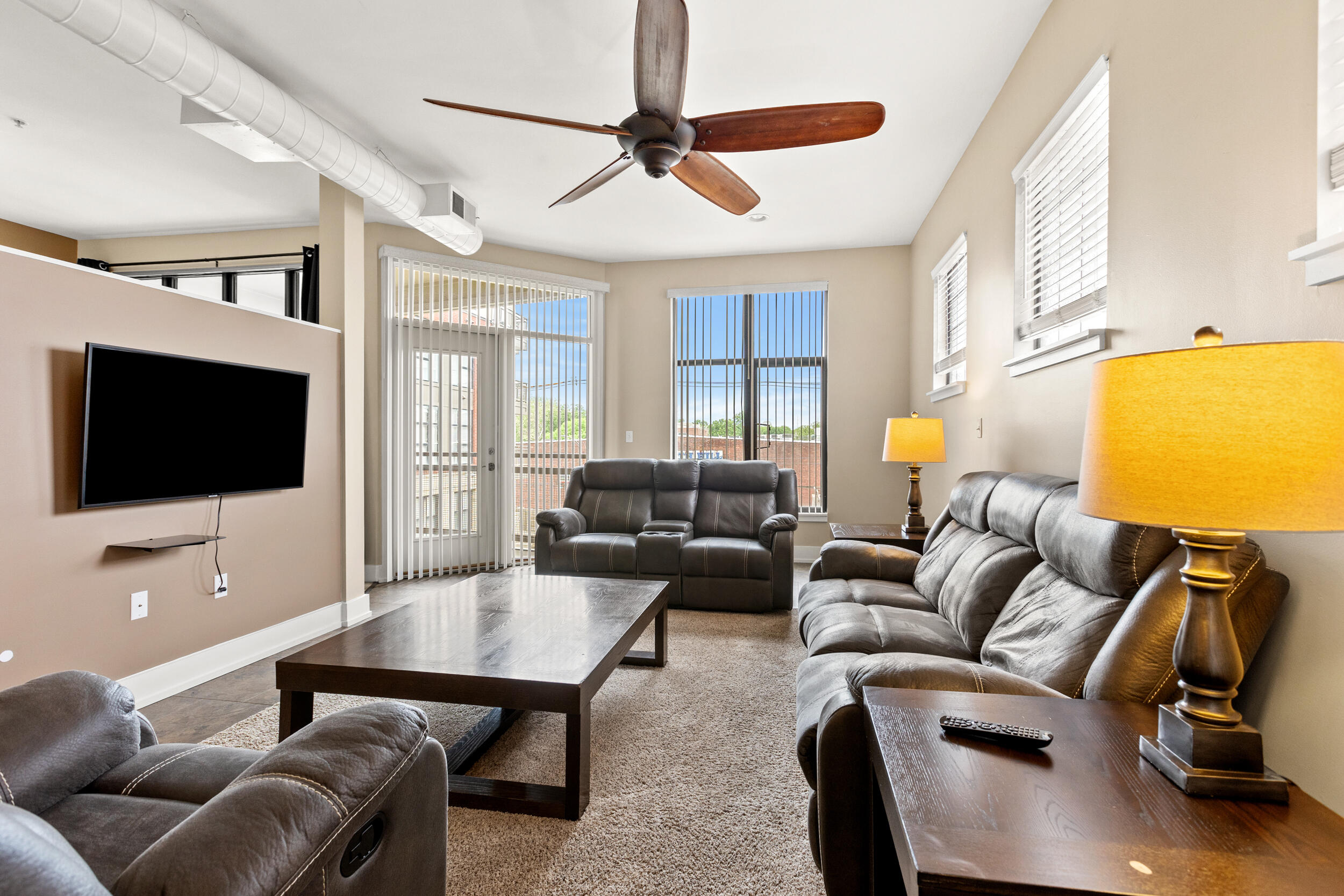 535 South Upper Street, 210