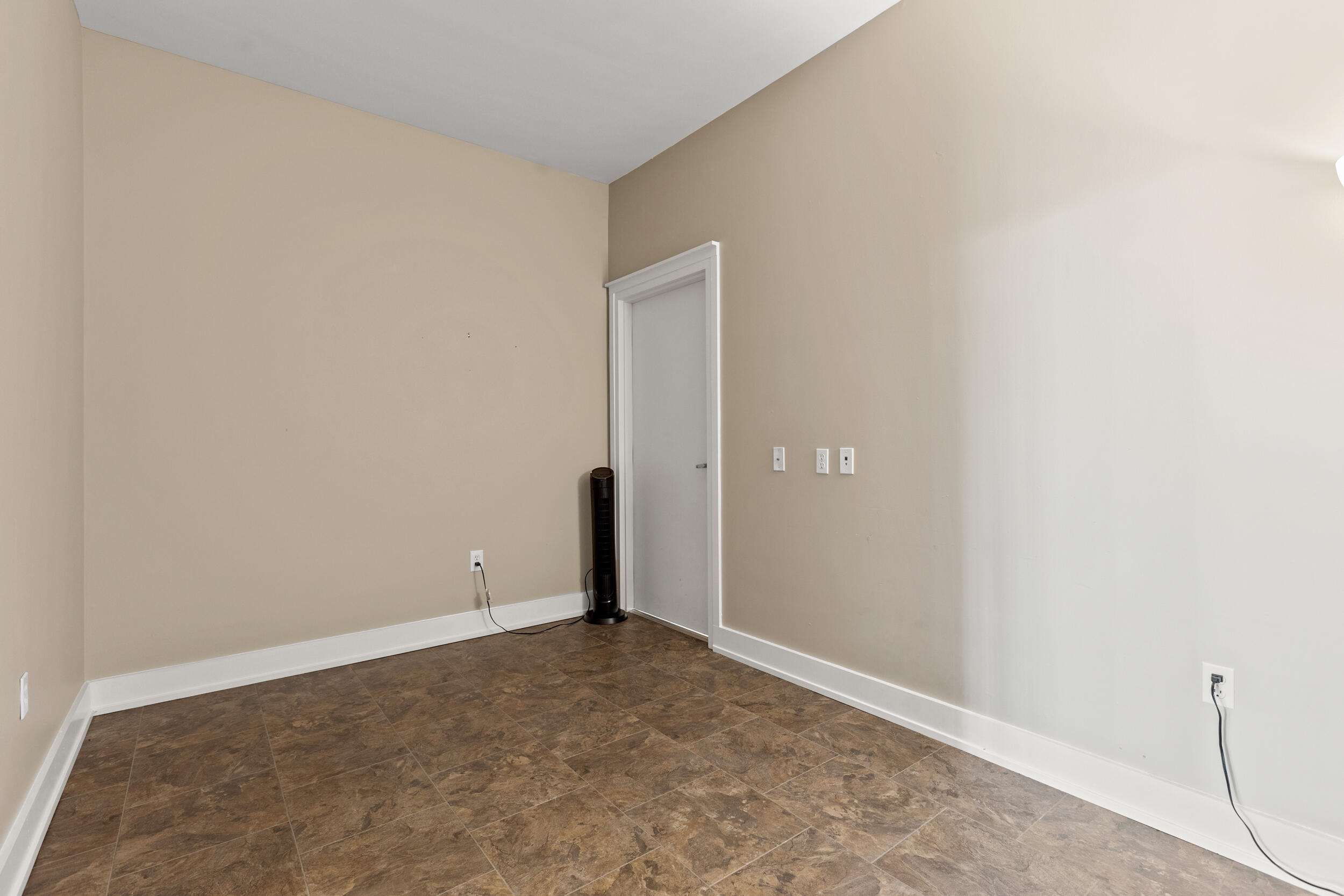 535 South Upper Street, 210