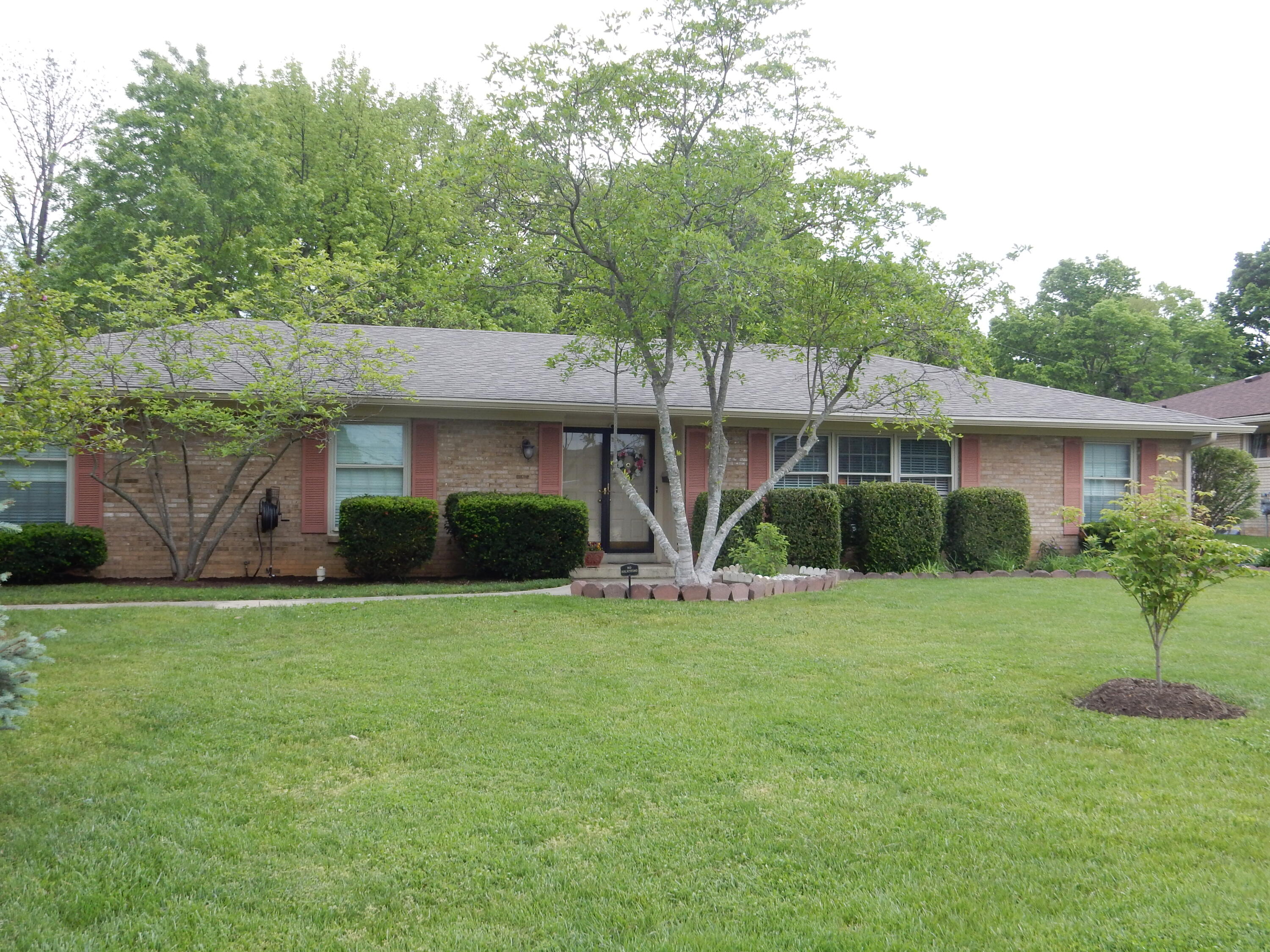 1607 Cantrill Drive