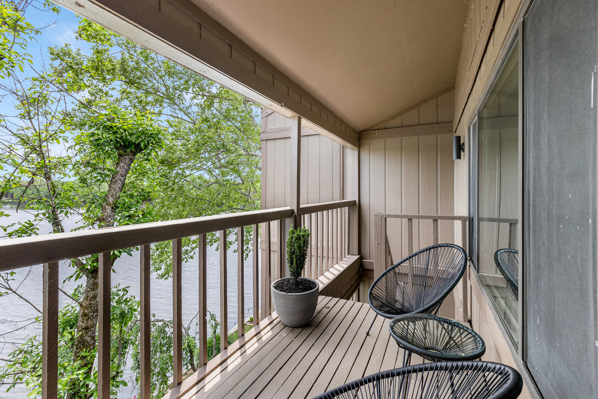 543 Laketower Drive, 140