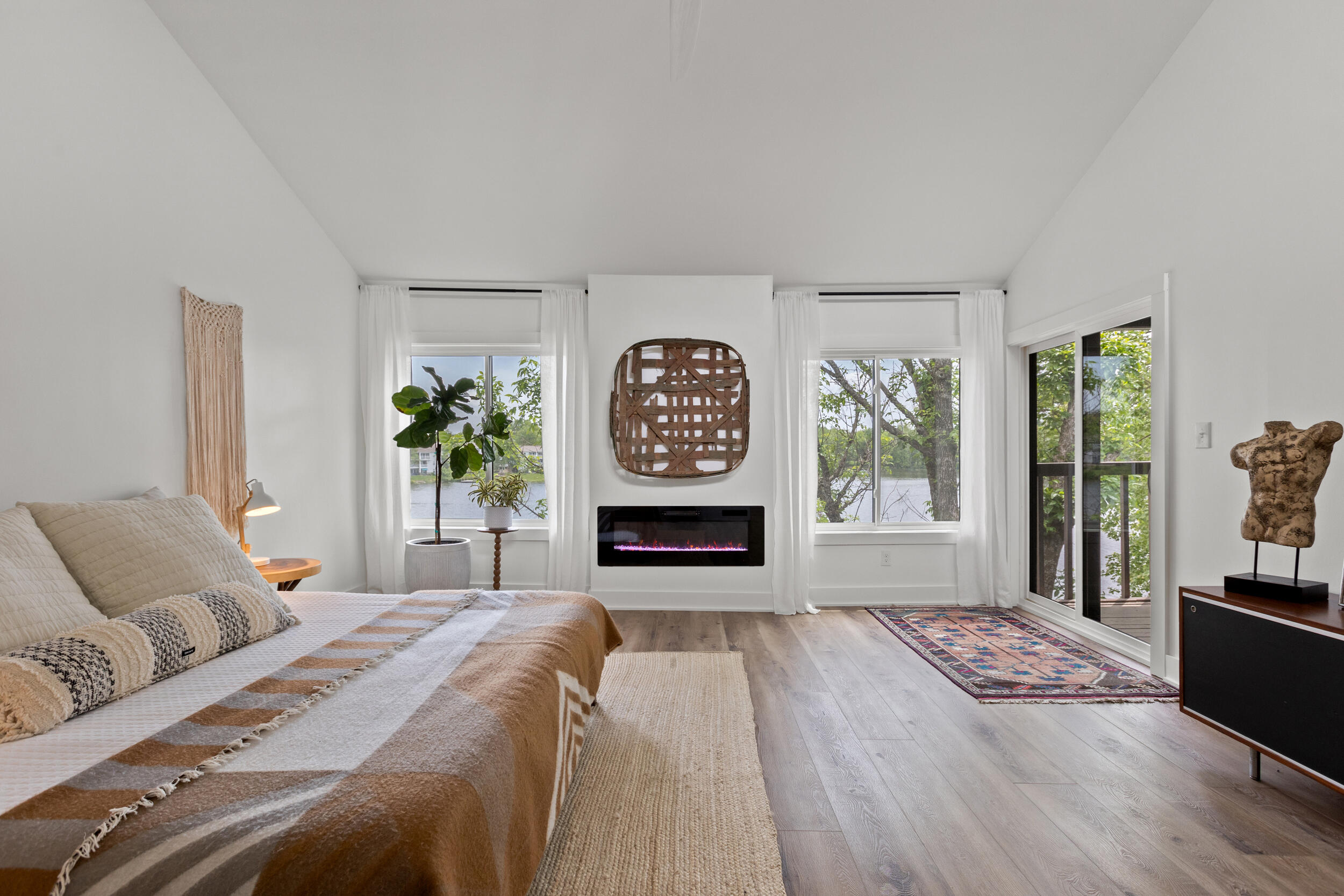 543 Laketower Drive, 140