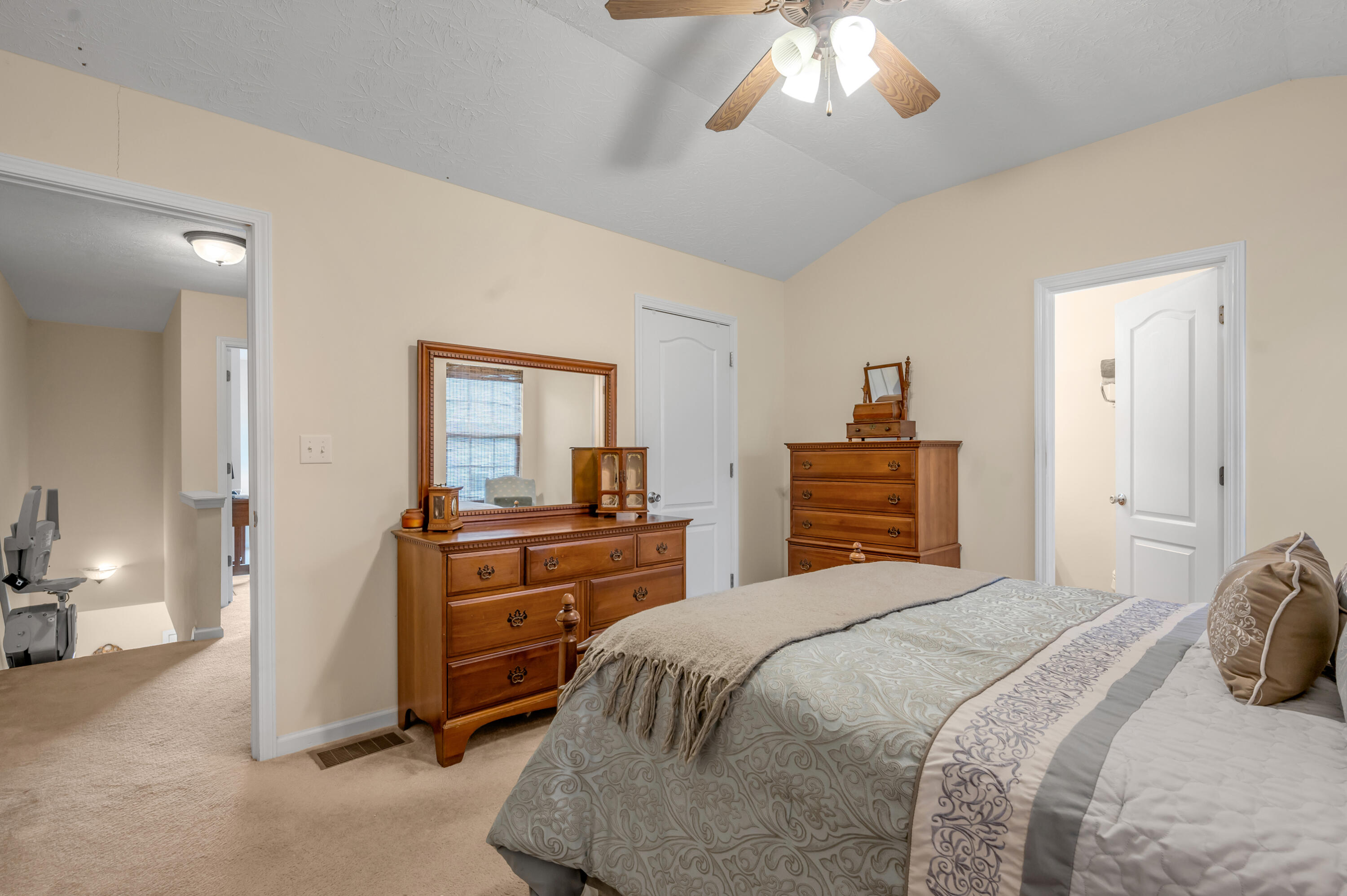 3855 Lochdale Terrace, 6106