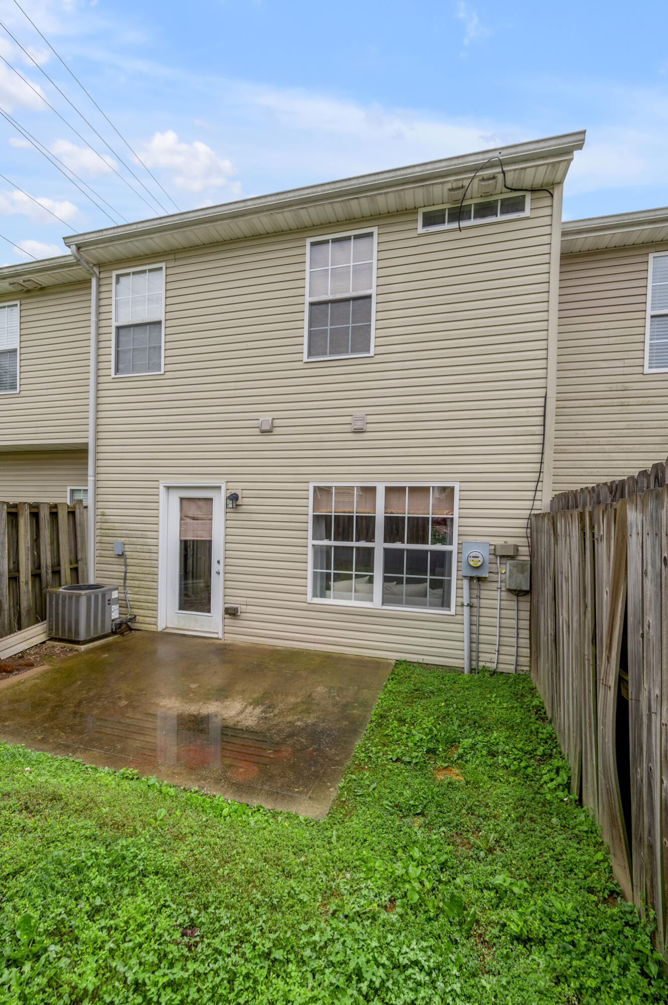 3855 Lochdale Terrace, 6106