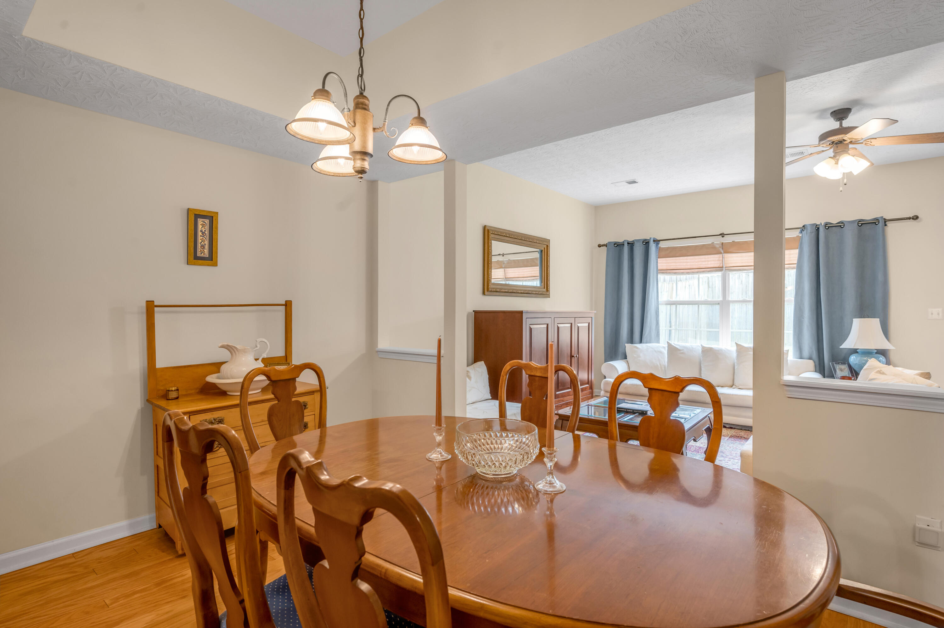 3855 Lochdale Terrace, 6106