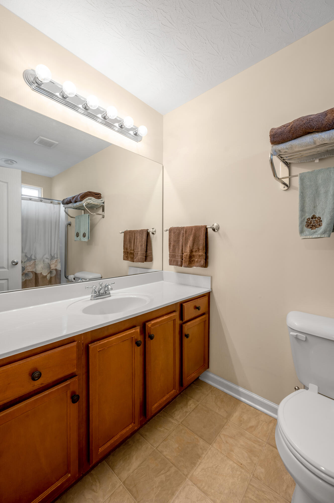 3855 Lochdale Terrace, 6106