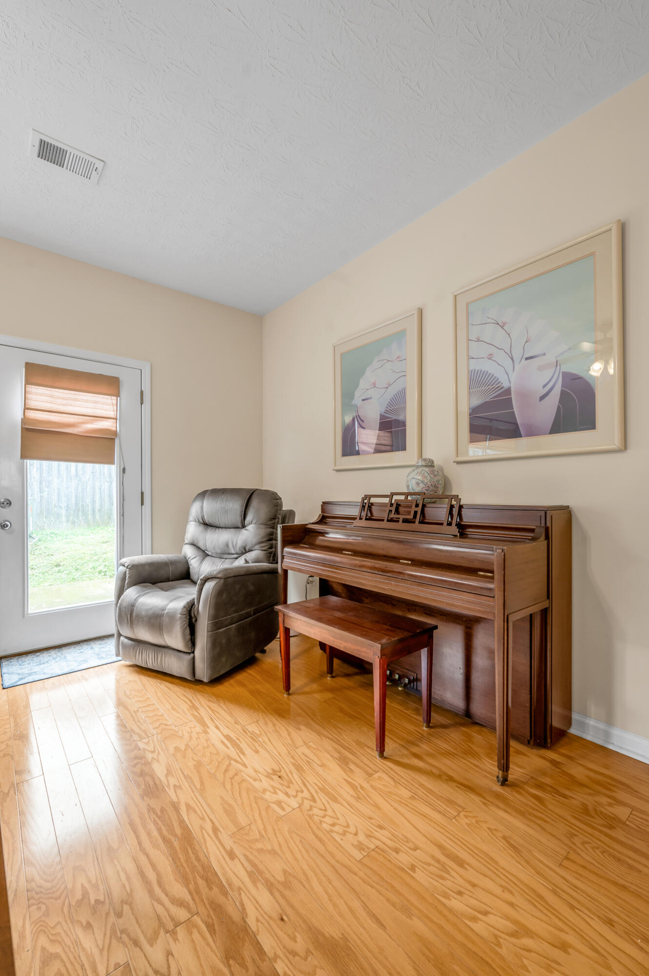 3855 Lochdale Terrace, 6106