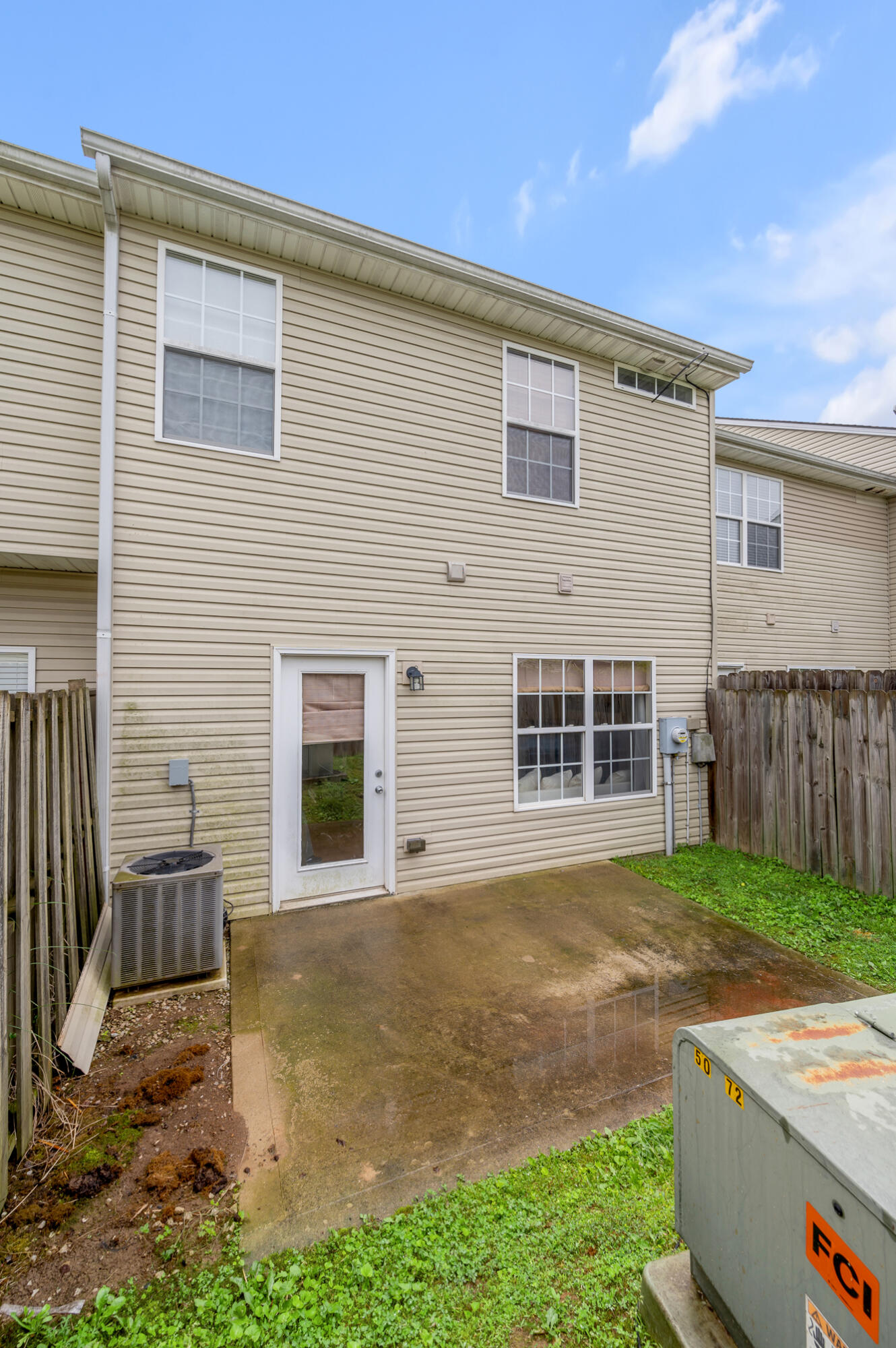 3855 Lochdale Terrace, 6106