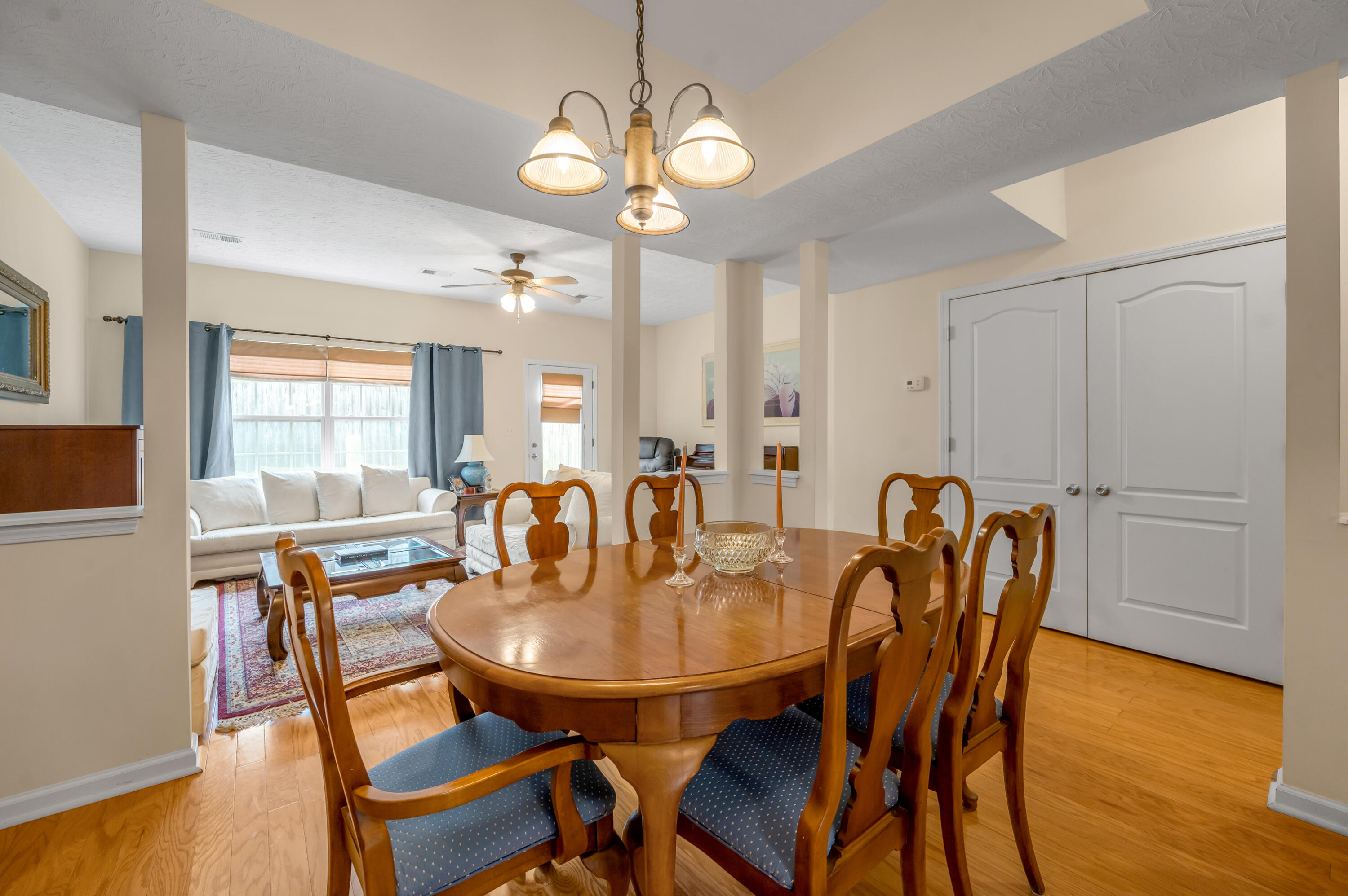 3855 Lochdale Terrace, 6106