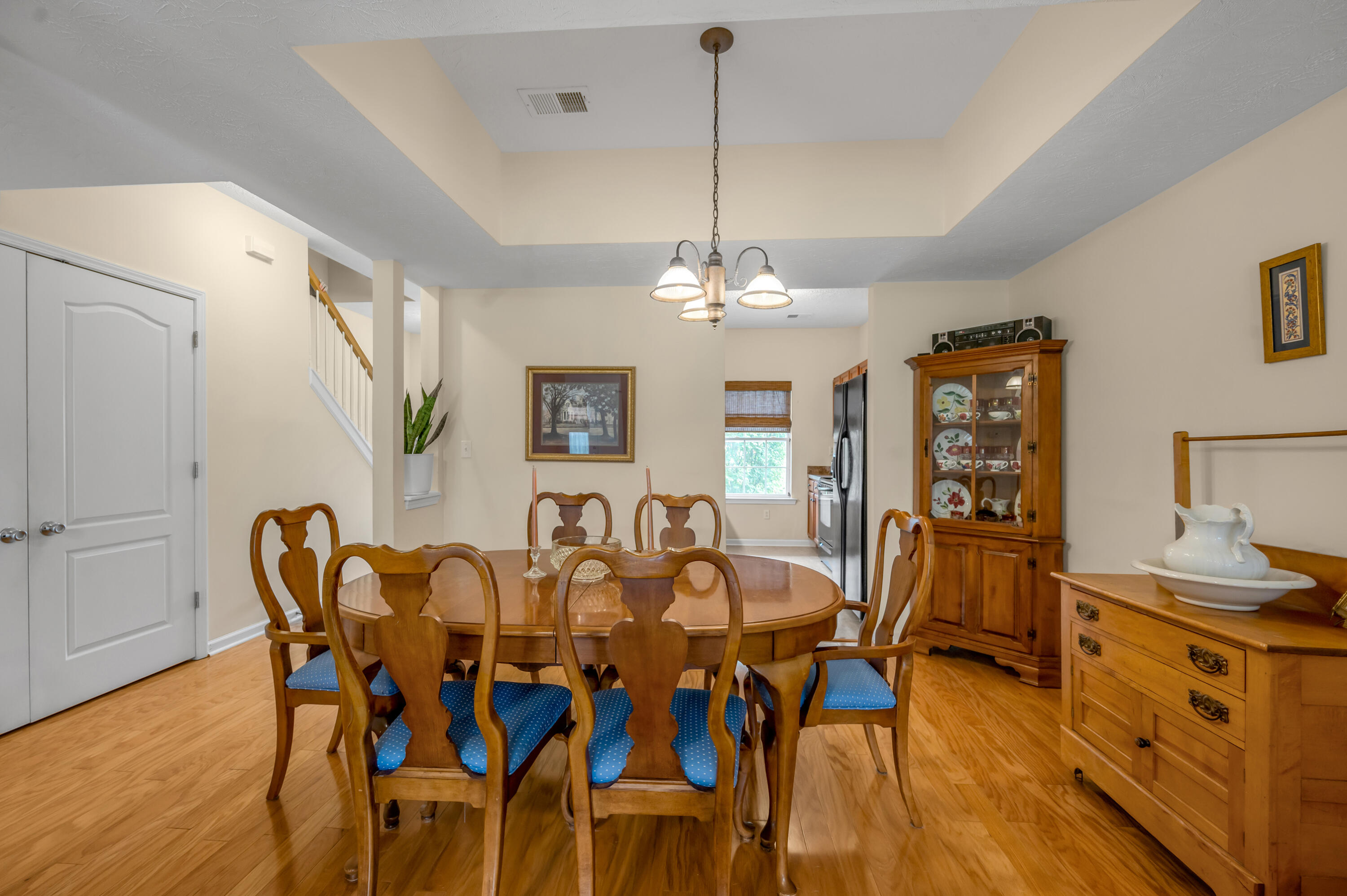 3855 Lochdale Terrace, 6106