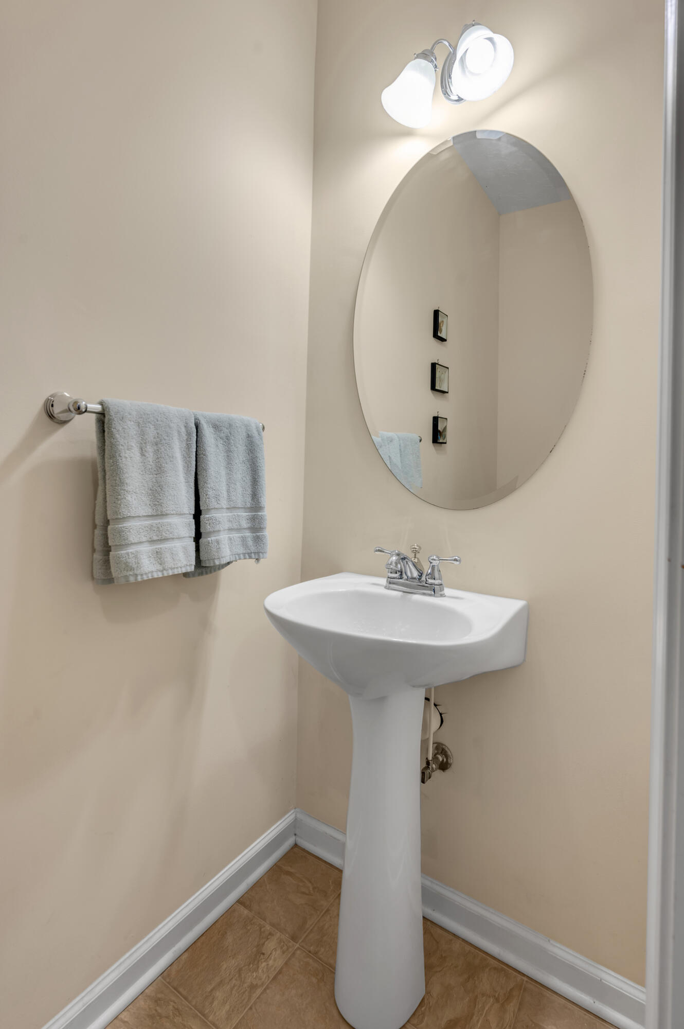 3855 Lochdale Terrace, 6106