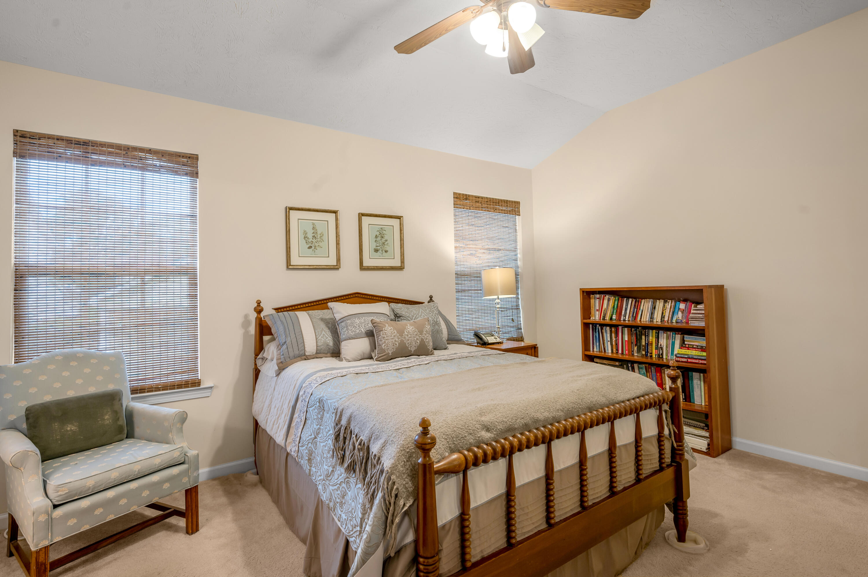 3855 Lochdale Terrace, 6106