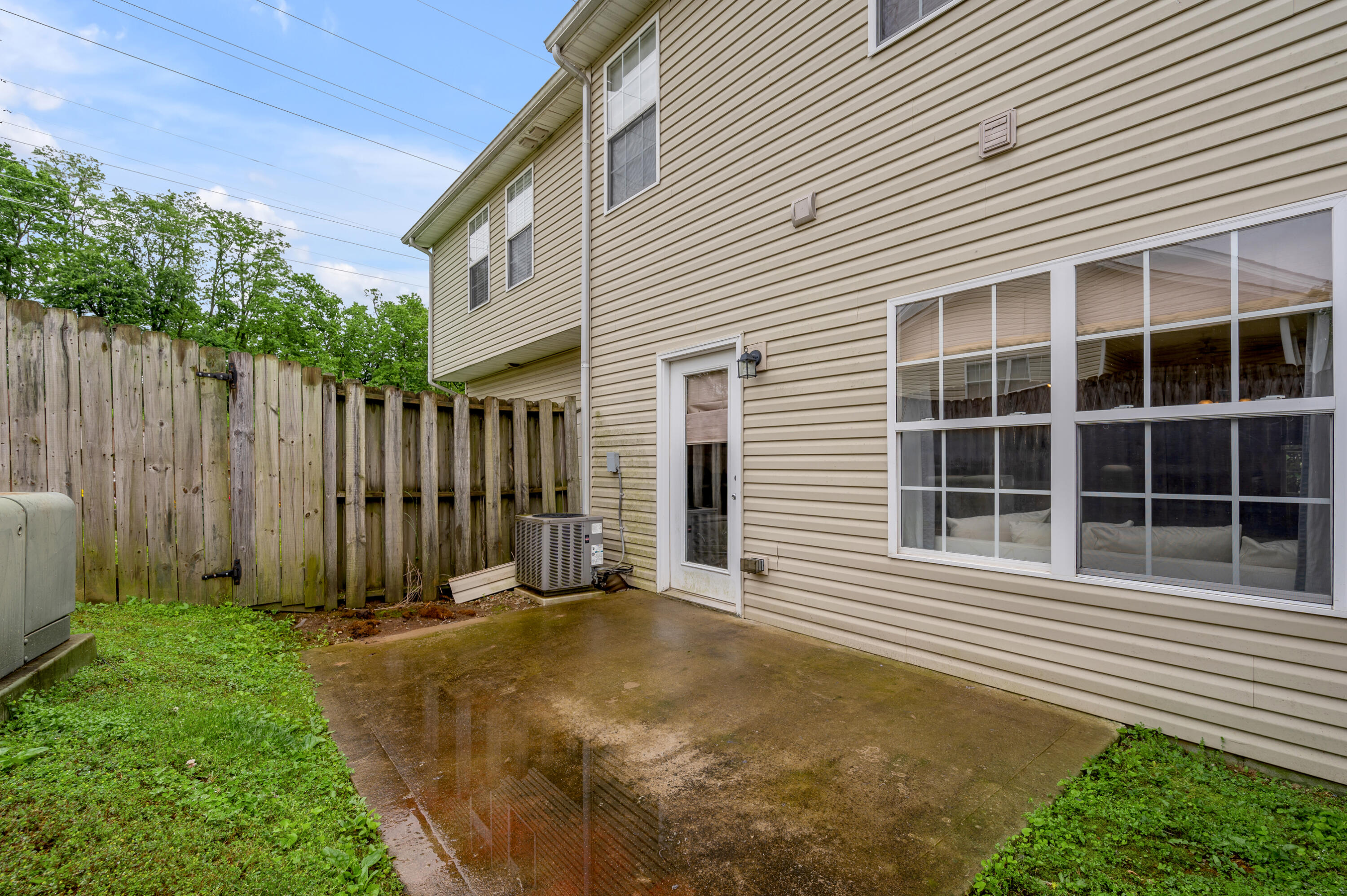 3855 Lochdale Terrace, 6106