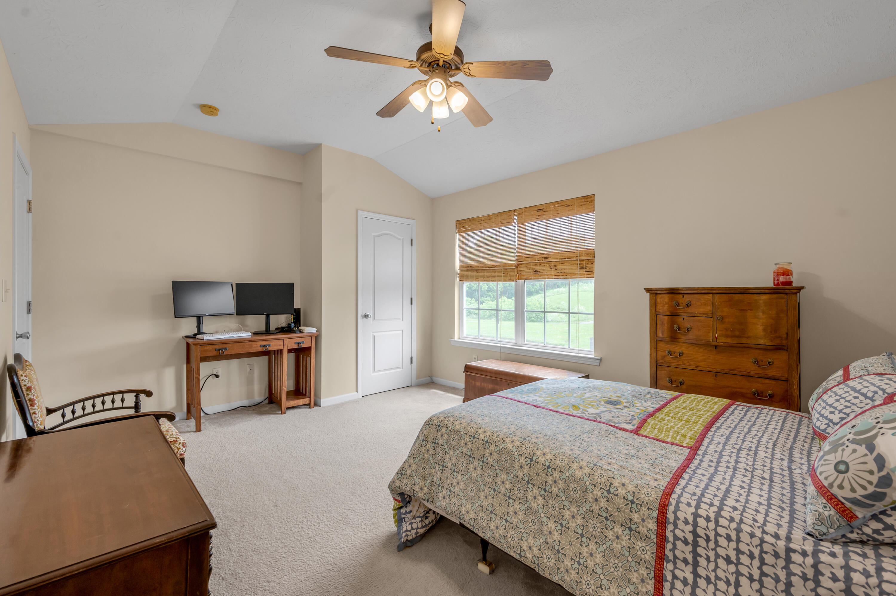 3855 Lochdale Terrace, 6106