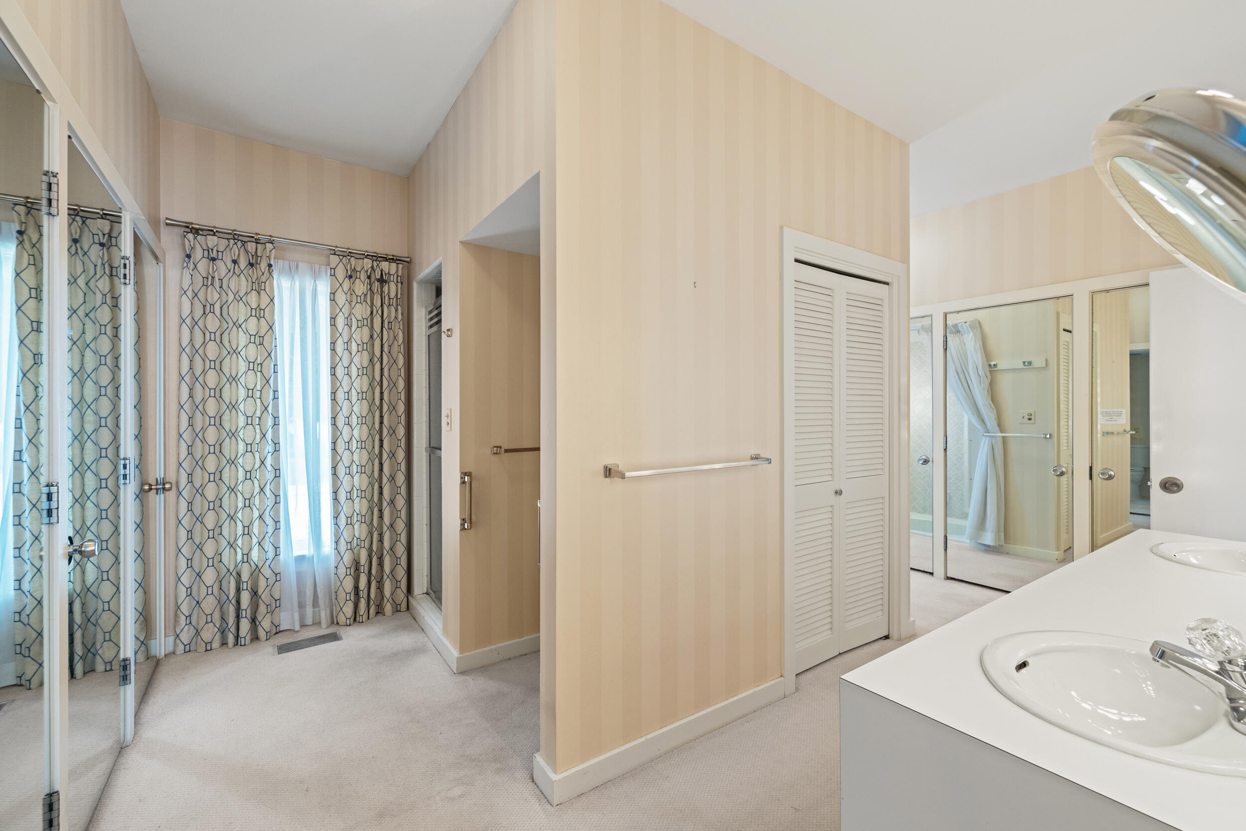 1715 Stonehaven Drive