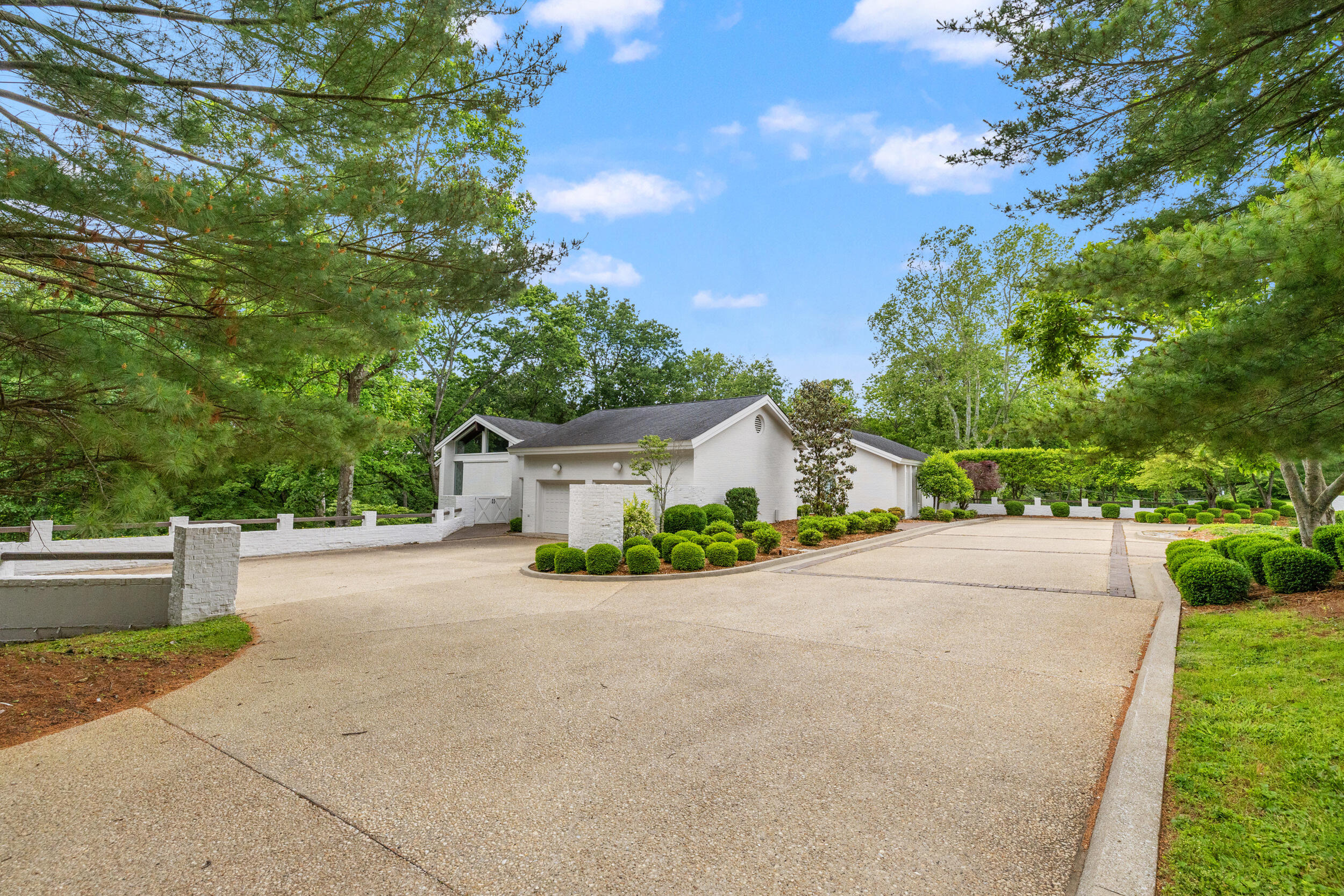 1715 Stonehaven Drive