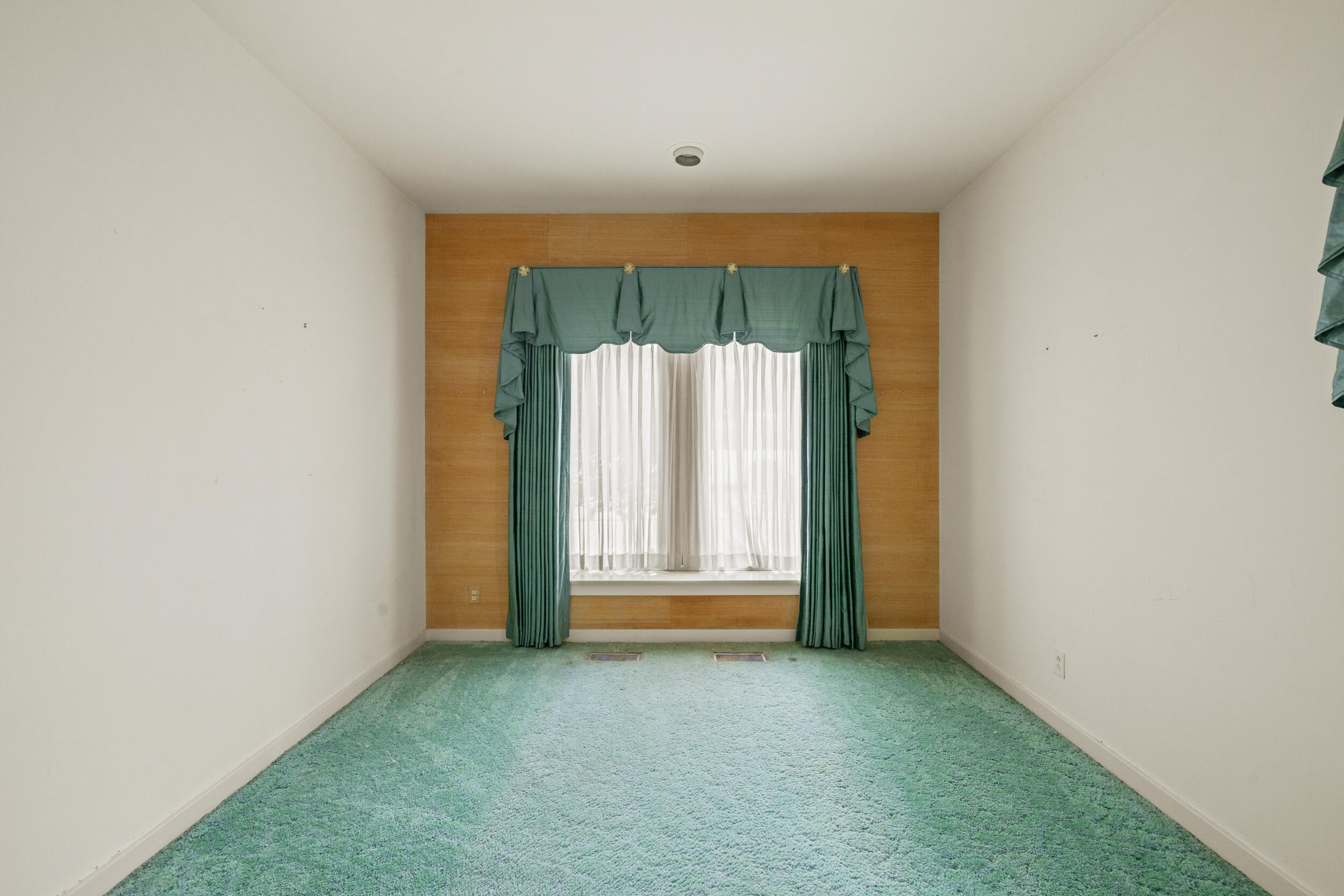 1715 Stonehaven Drive