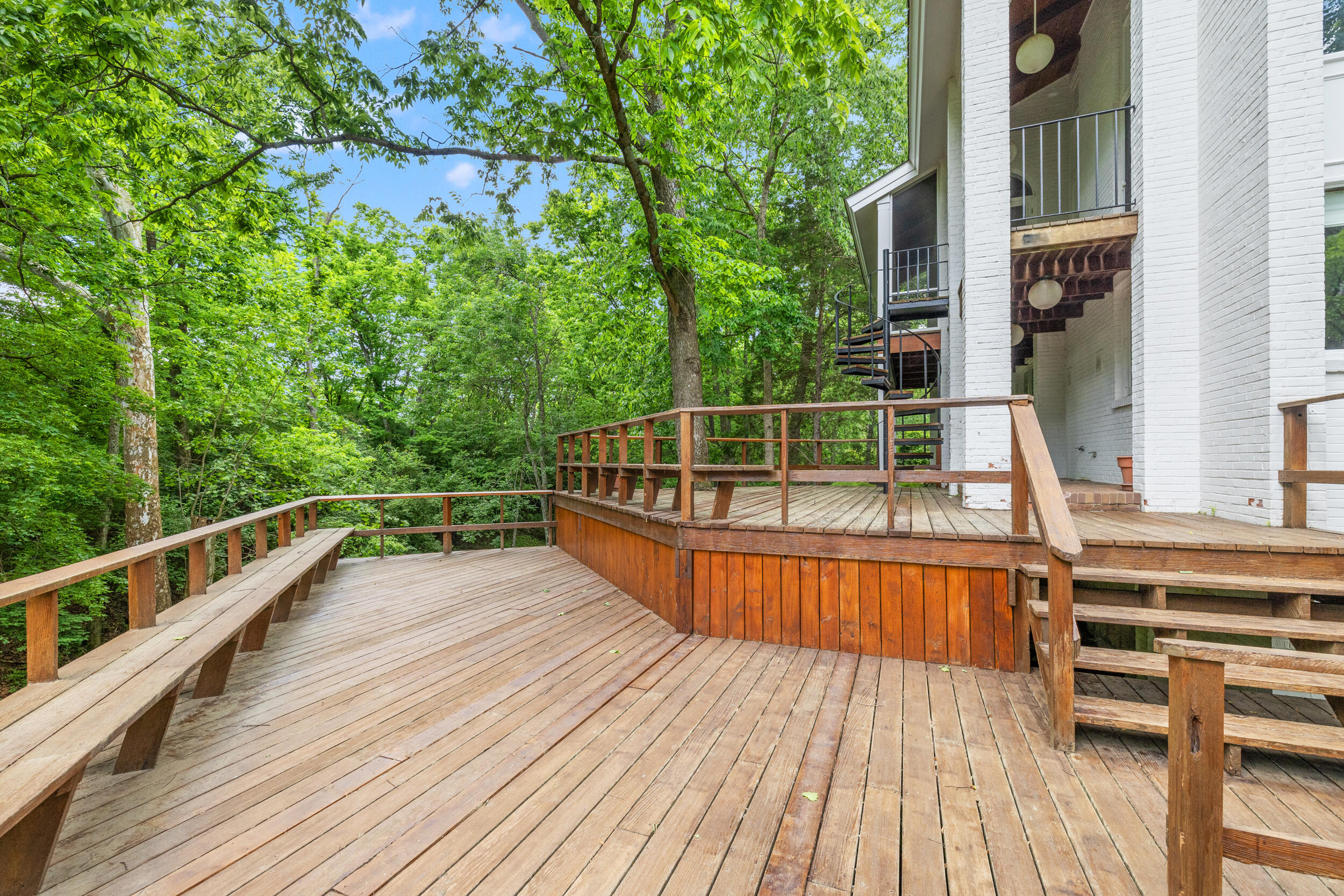 1715 Stonehaven Drive