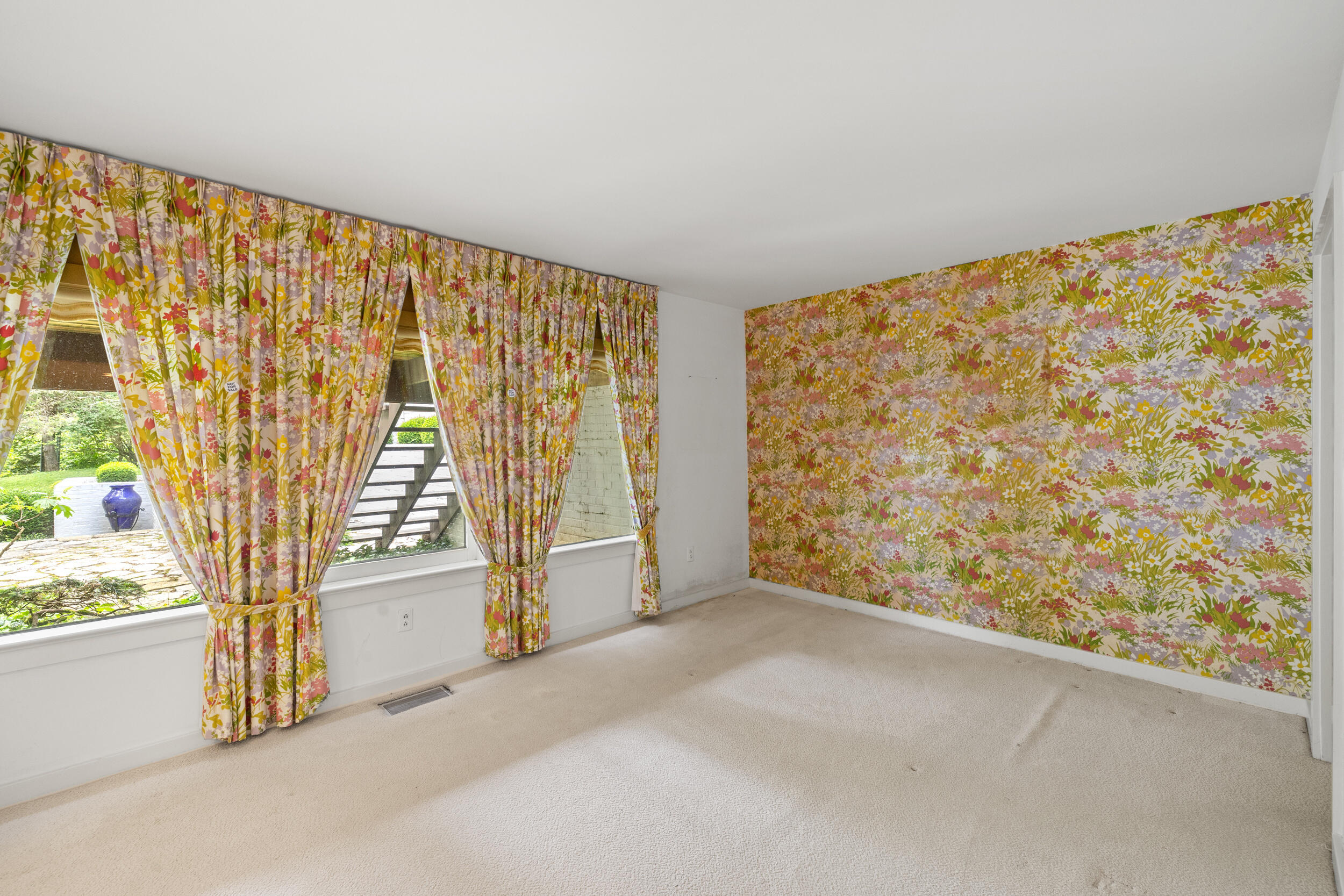 1715 Stonehaven Drive