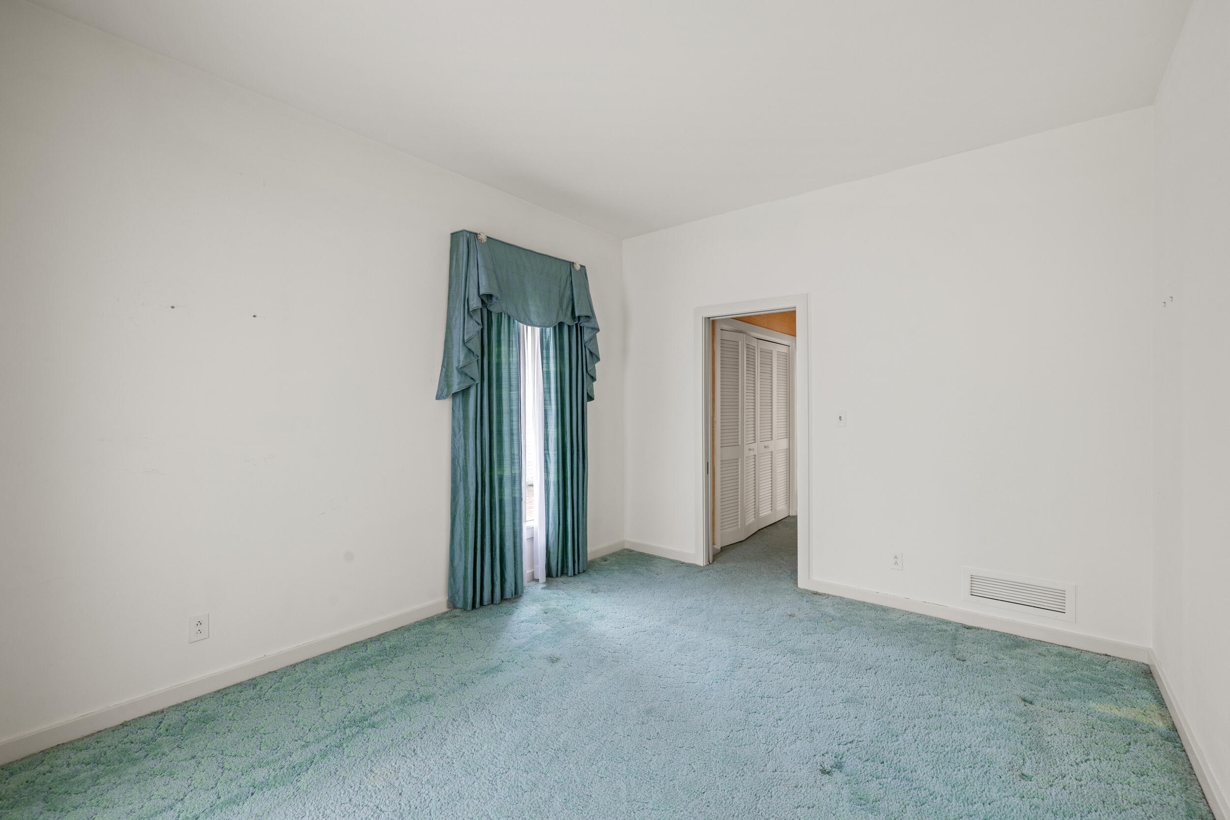 1715 Stonehaven Drive