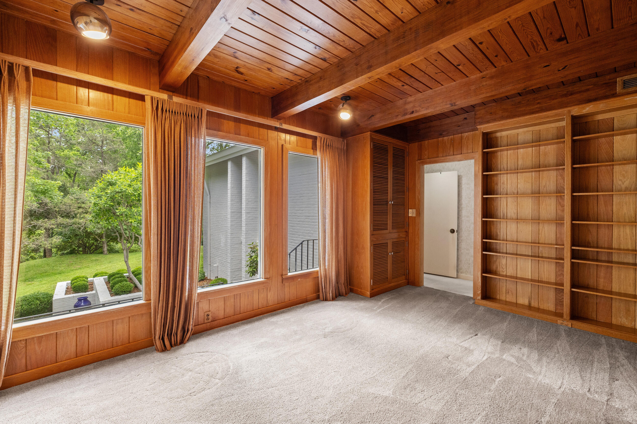 1715 Stonehaven Drive