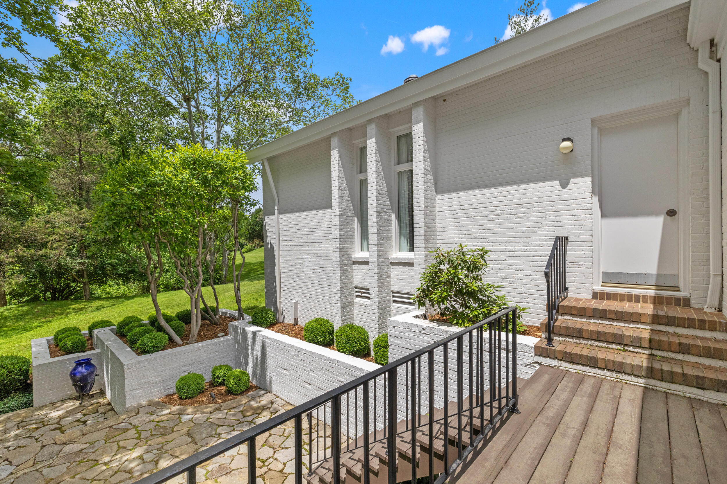 1715 Stonehaven Drive