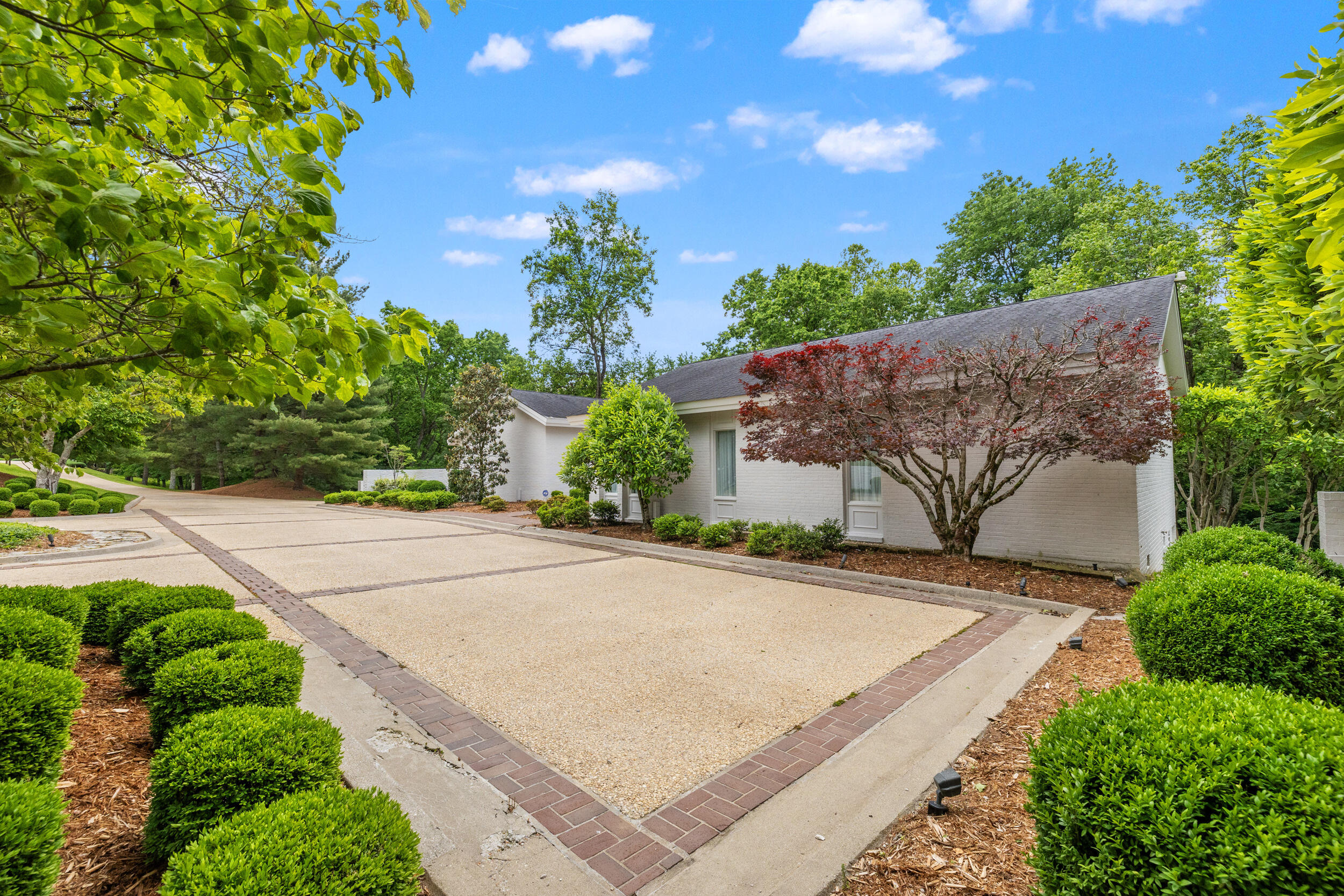 1715 Stonehaven Drive