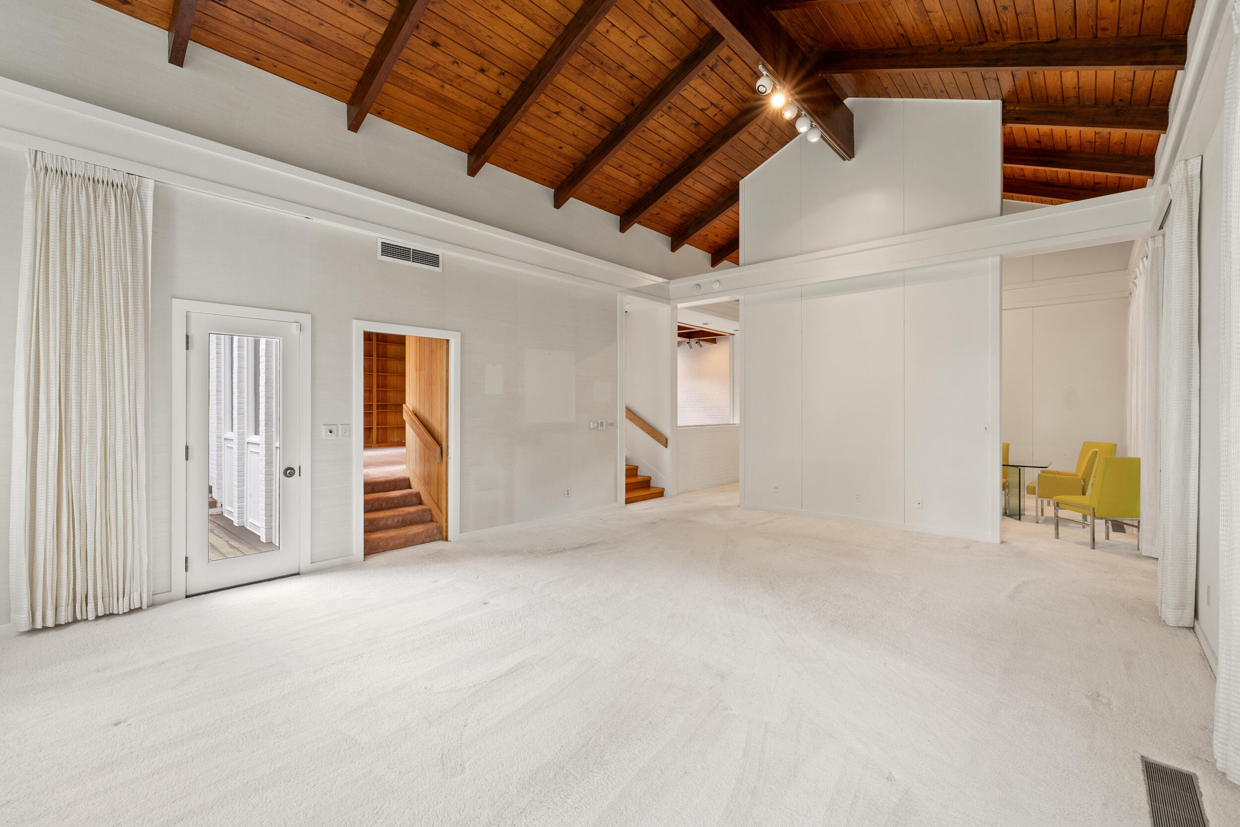 1715 Stonehaven Drive