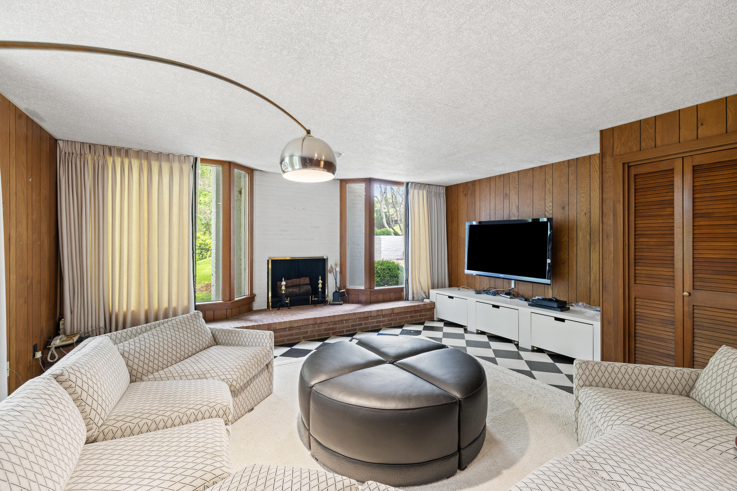 1715 Stonehaven Drive