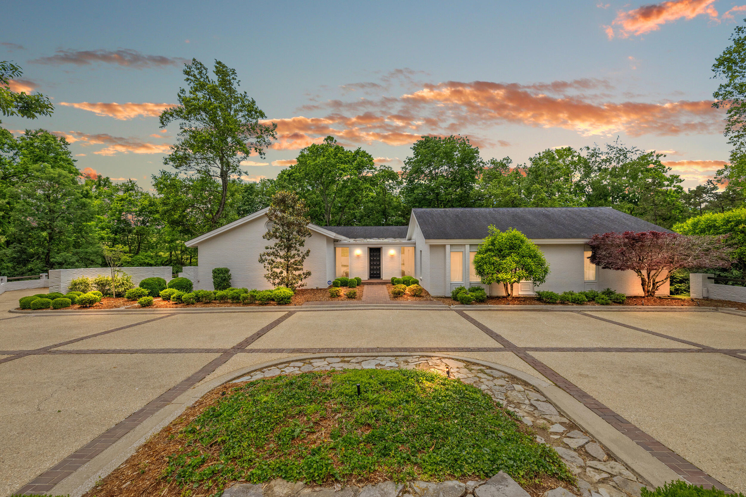 1715 Stonehaven Drive