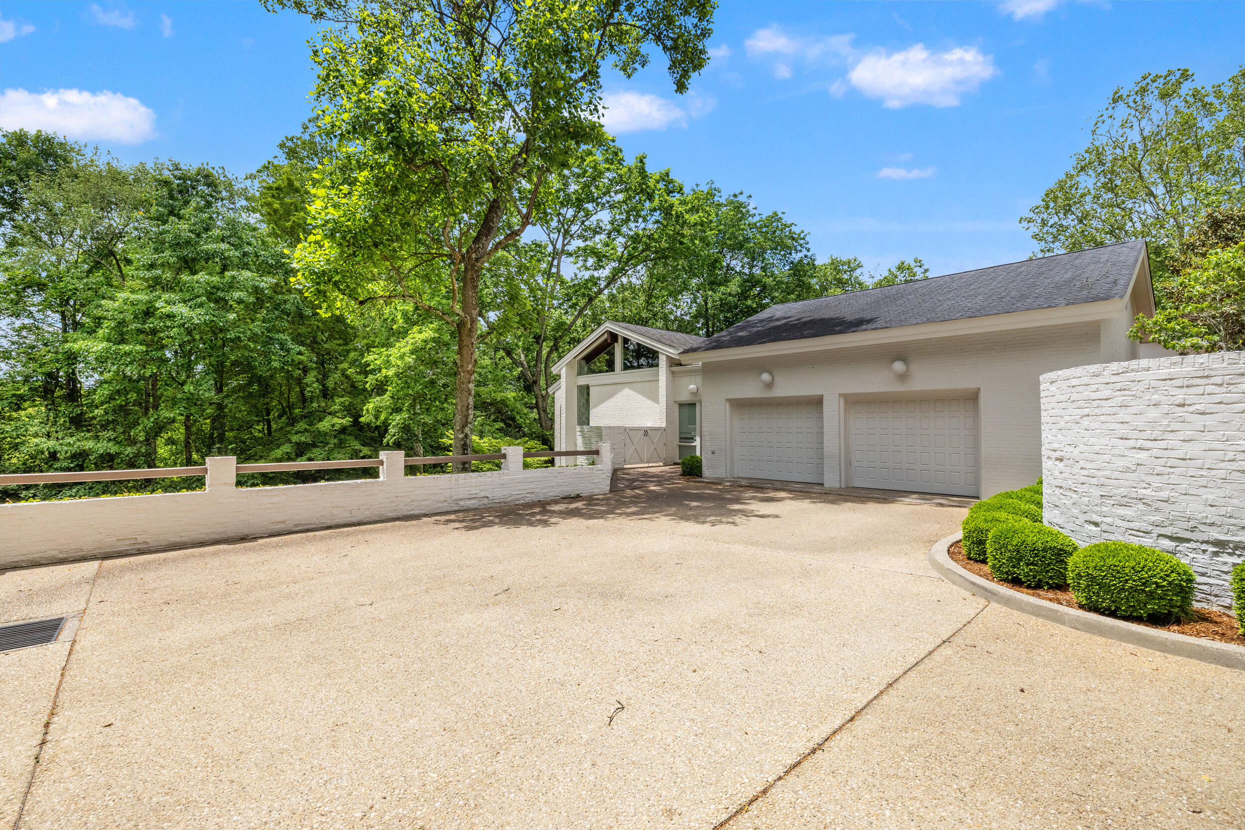 1715 Stonehaven Drive