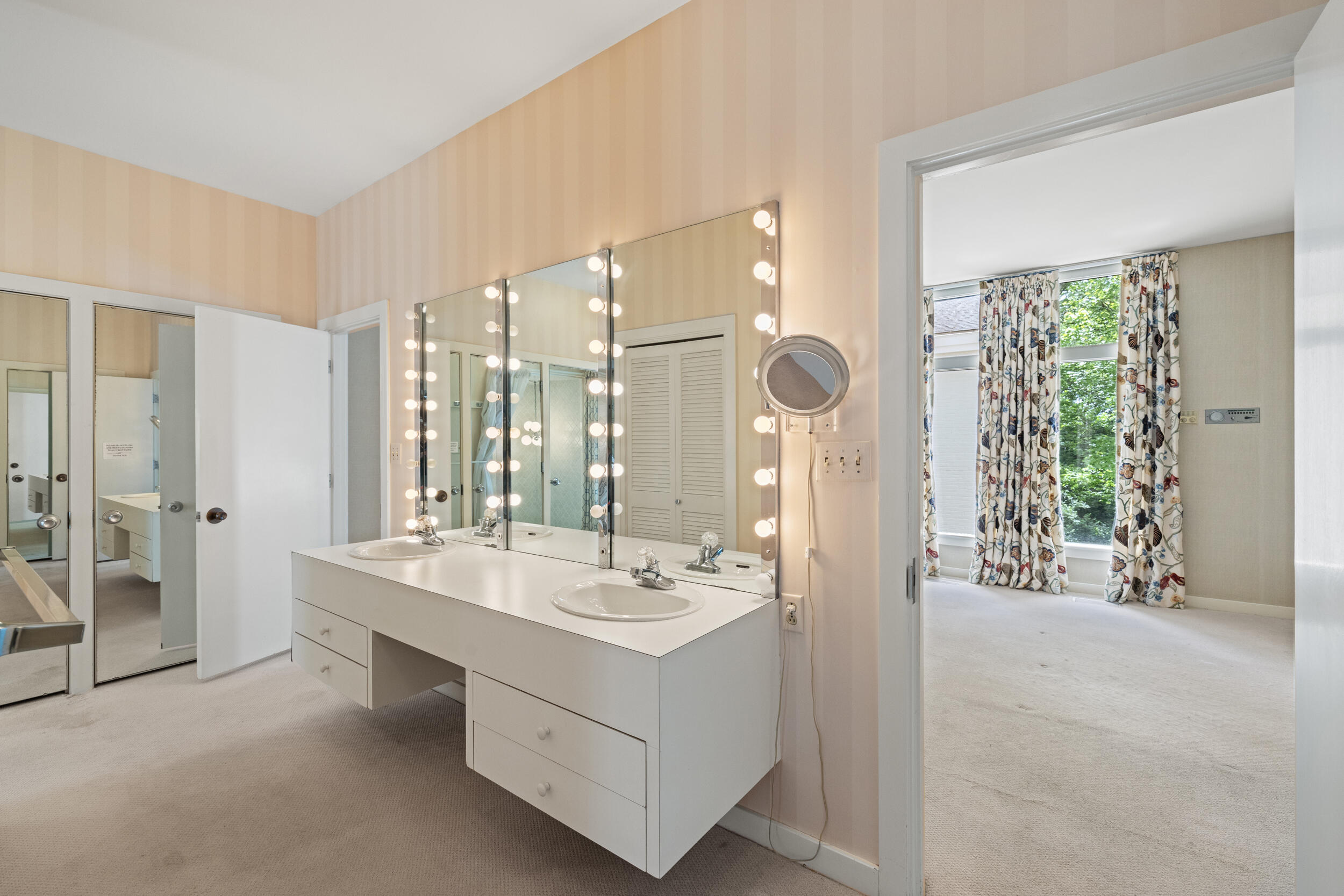 1715 Stonehaven Drive