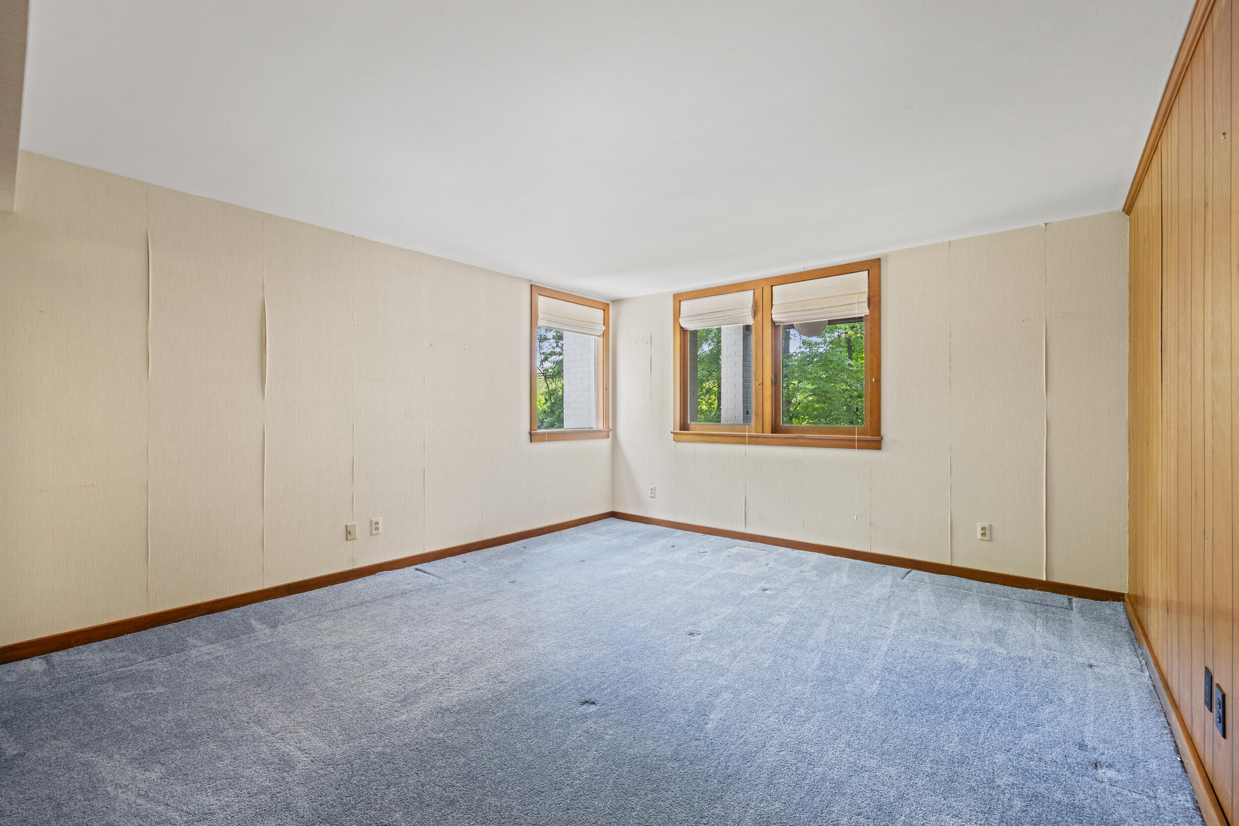 1715 Stonehaven Drive