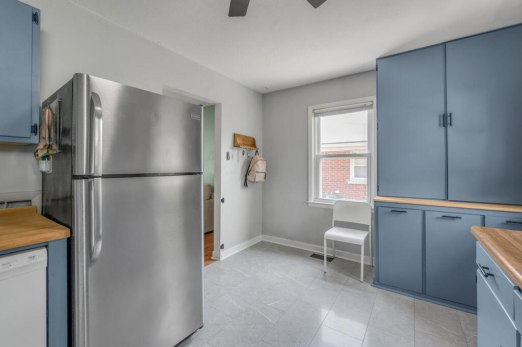 1976 Greenleaf Drive