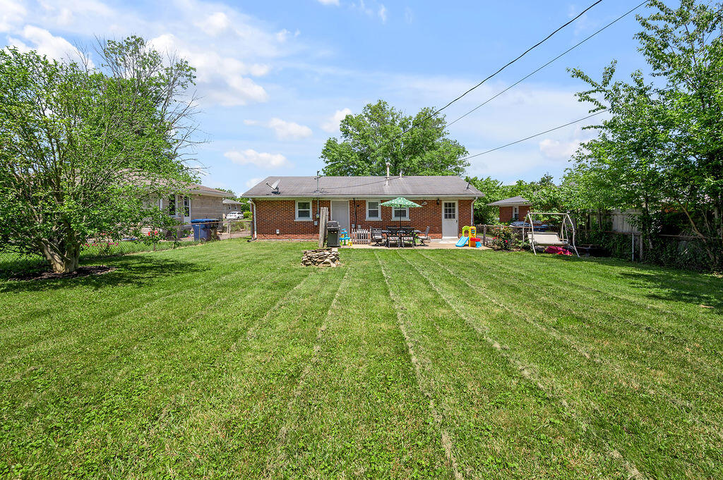 1976 Greenleaf Drive